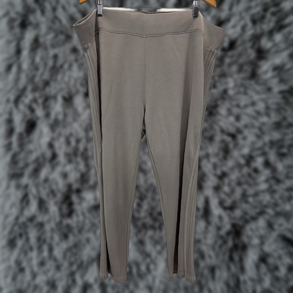 Athleta Athleta Serenity Jogger Pants Womens 2X Plus Grey Side Stripes Pull-On Comfort Size 40" / US 18 - 1 Thumbnail