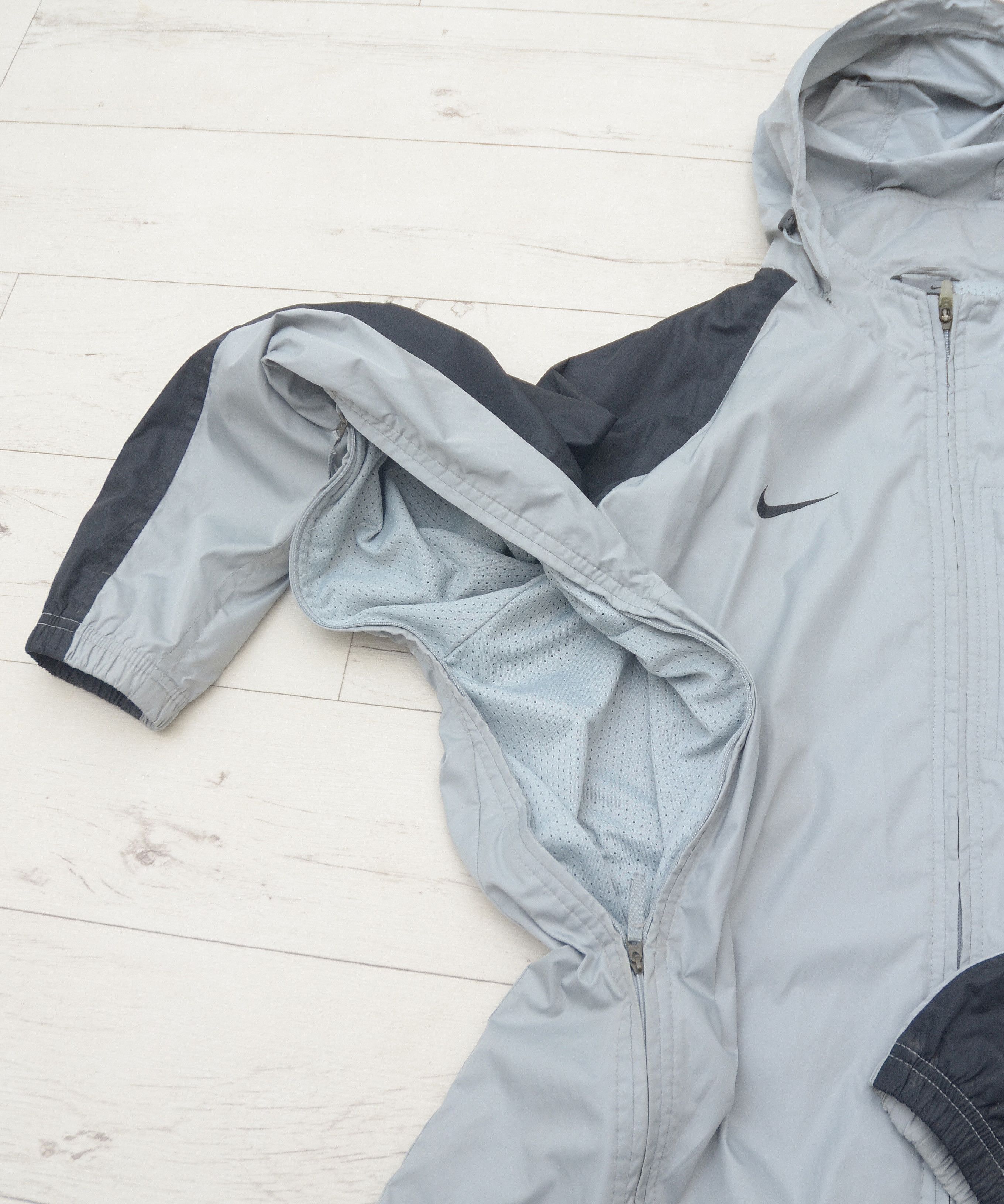 Nike × Vintage Vintage Manchester United Training EPL Jacket Vodafone 2002 Size US M / EU 48-50 / 2 - 7 Thumbnail