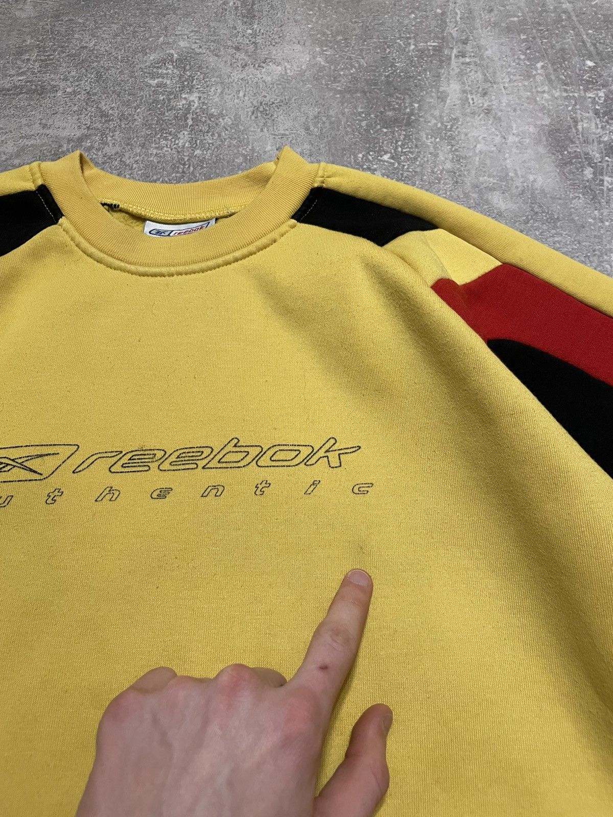 Reebok Vintage Reebok Authentic Big Logo Buggy Boxy Sweatshirt 90s Size US L / EU 52-54 / 3 - 7 Thumbnail