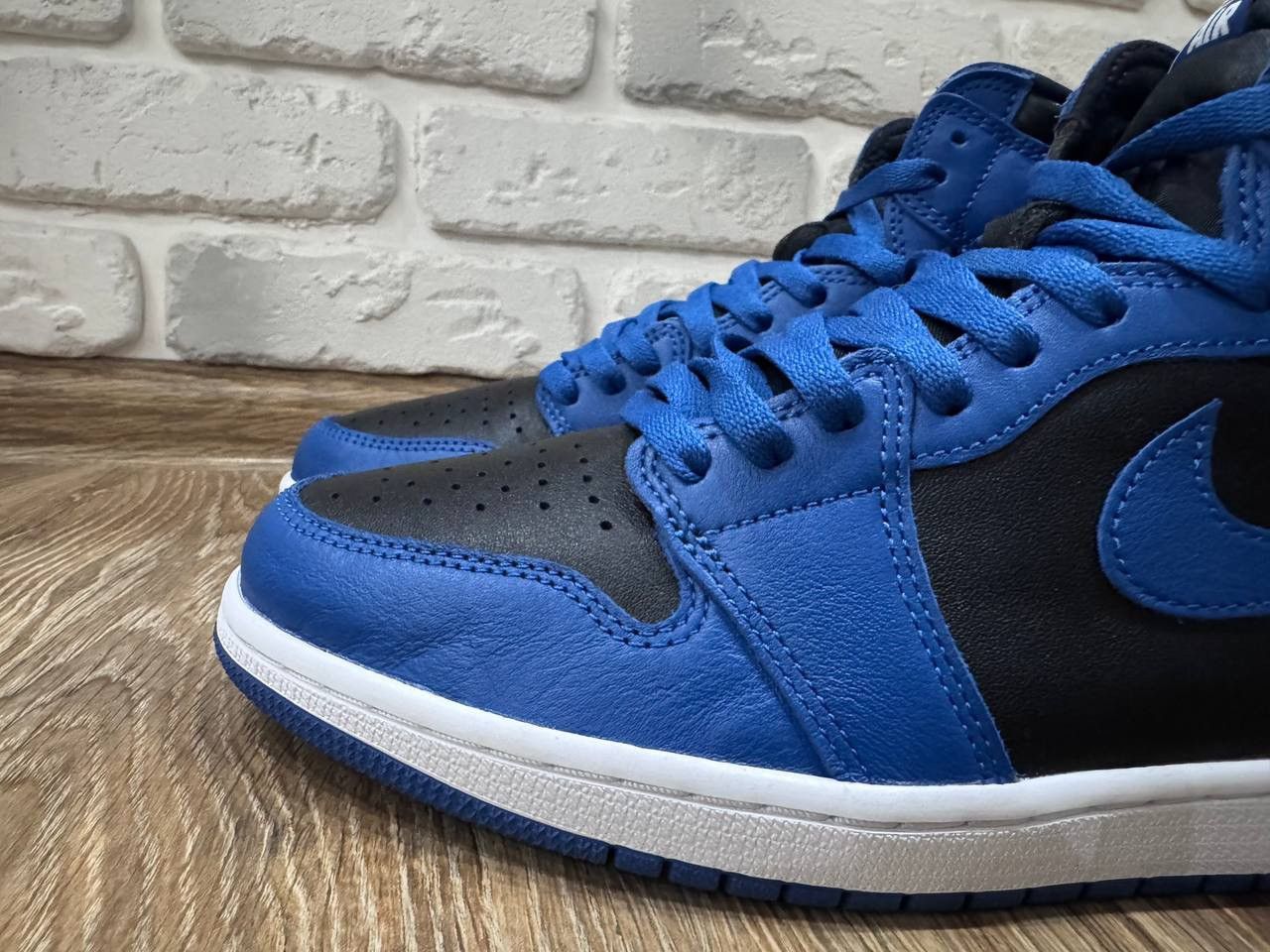 Nike Nike Air Jordan 1 Retro High OG Sneakers Shoes Size US 10 / EU 43 - 3 Thumbnail