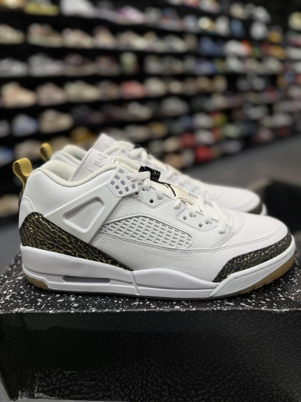 Nike Nike Jordan Spizike Low White Metallic Gold Men's SIZE 13 Size US 13 / EU 46 - 1 Thumbnail