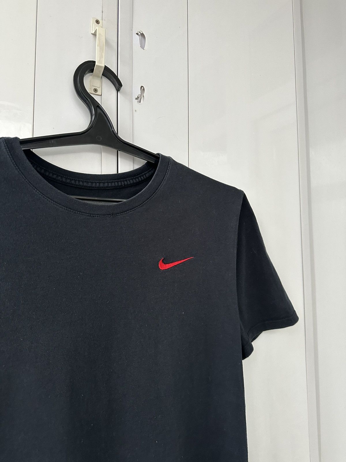 Nike Vintage Nike T-shirt Red Swoosh Size US M / EU 48-50 / 2 - 7 Thumbnail