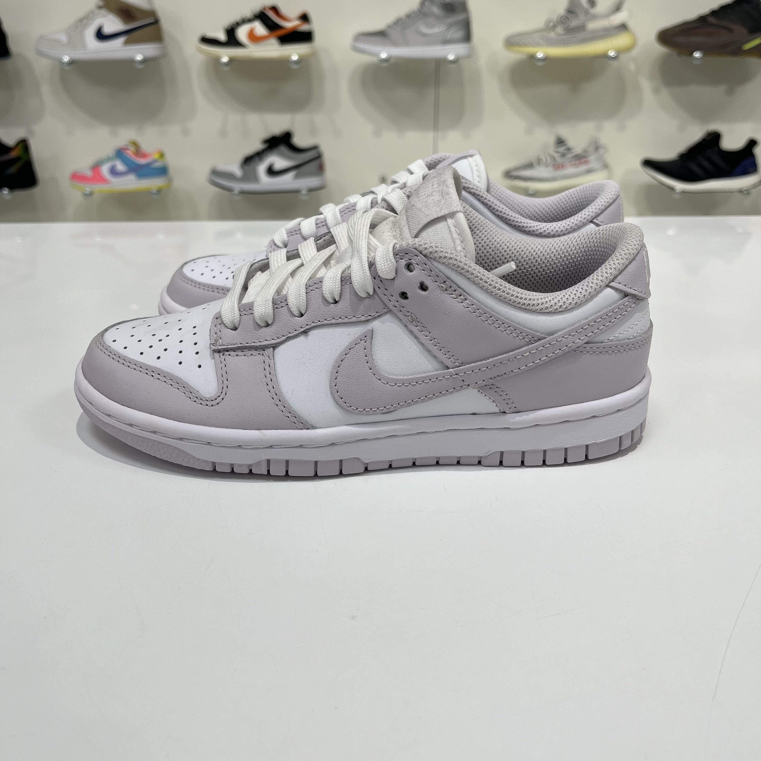 Nike Nike Dunk Low Venice (W) Size US 5 / IT 35 - 2 Thumbnail