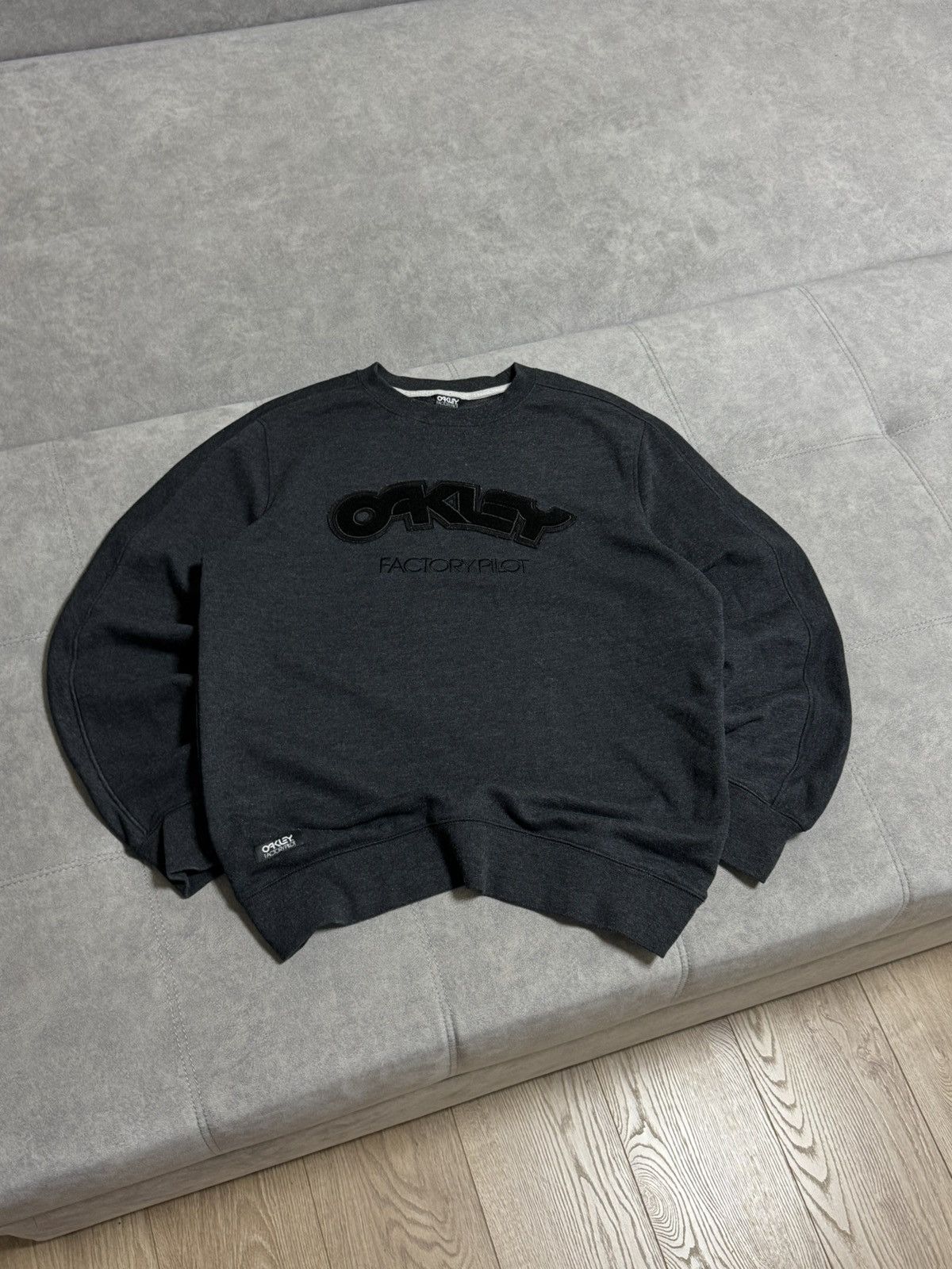 Oakley Rare Oakley Factory Y2K outdoor sweatshirt mens size XL Size US XL / EU 56 / 4 - 1 Thumbnail