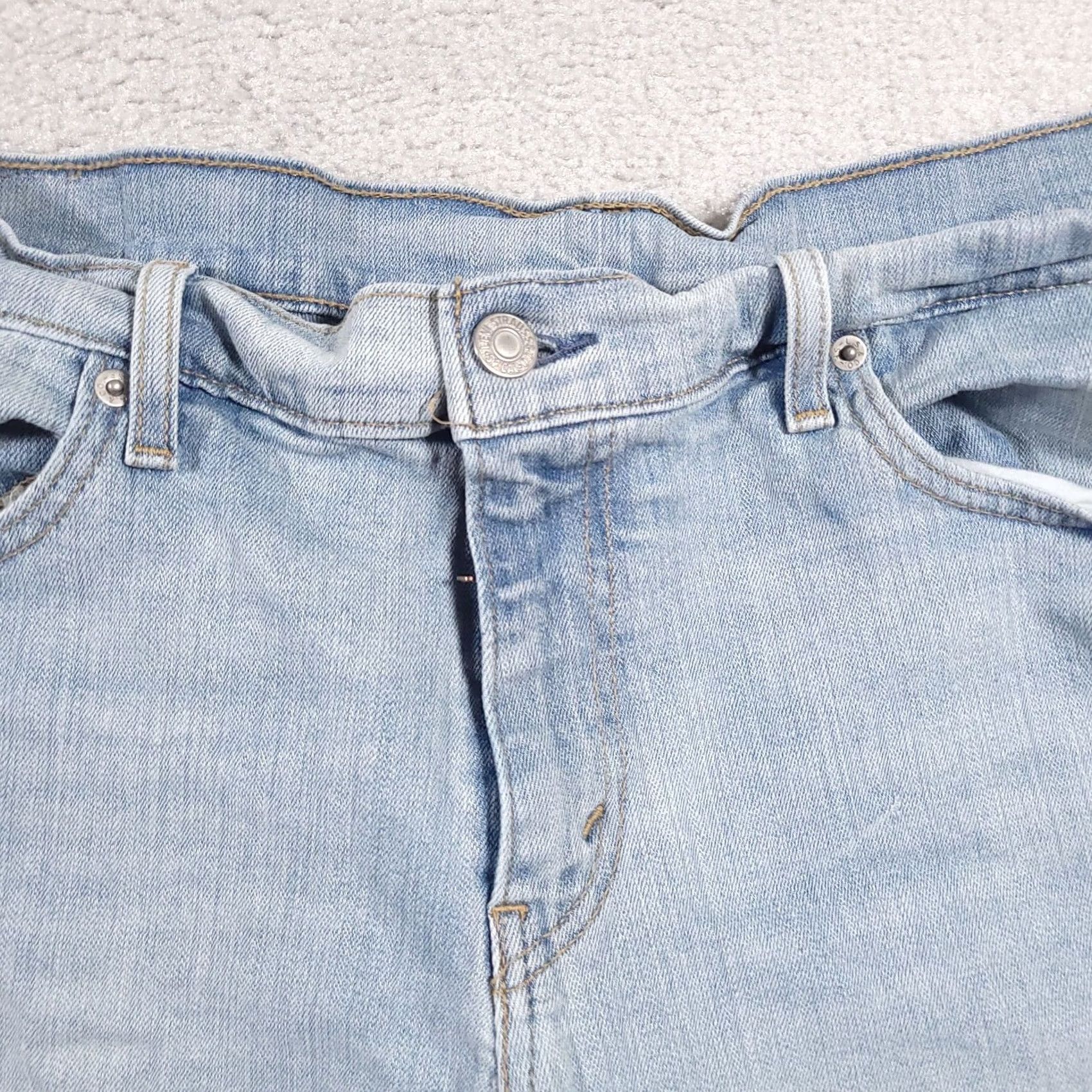 Levi's Levi's Jean Shorts Women's 34W Blue Light Wash Denim Distressed Extra Stretch Shorts Denim Light Blue 90s? Size 24" / US 00 / IT 34 - 3 Thumbnail