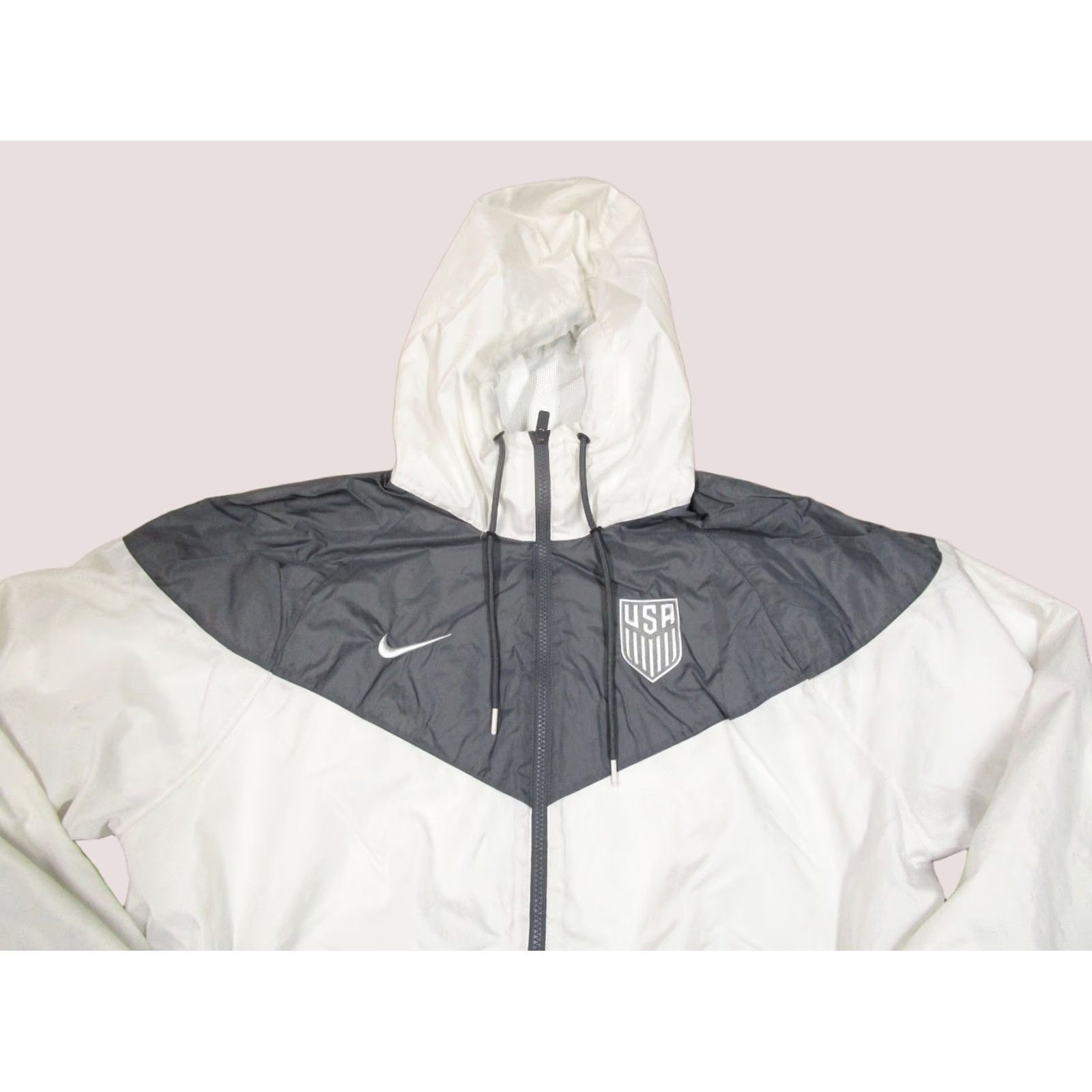Nike Nike Jacket Men L White Gray Windbreaker Hooded Lightweight Logo Sports Casual Soccer USA Windbreaker Size US L / EU 52-54 / 3 - 1 Thumbnail