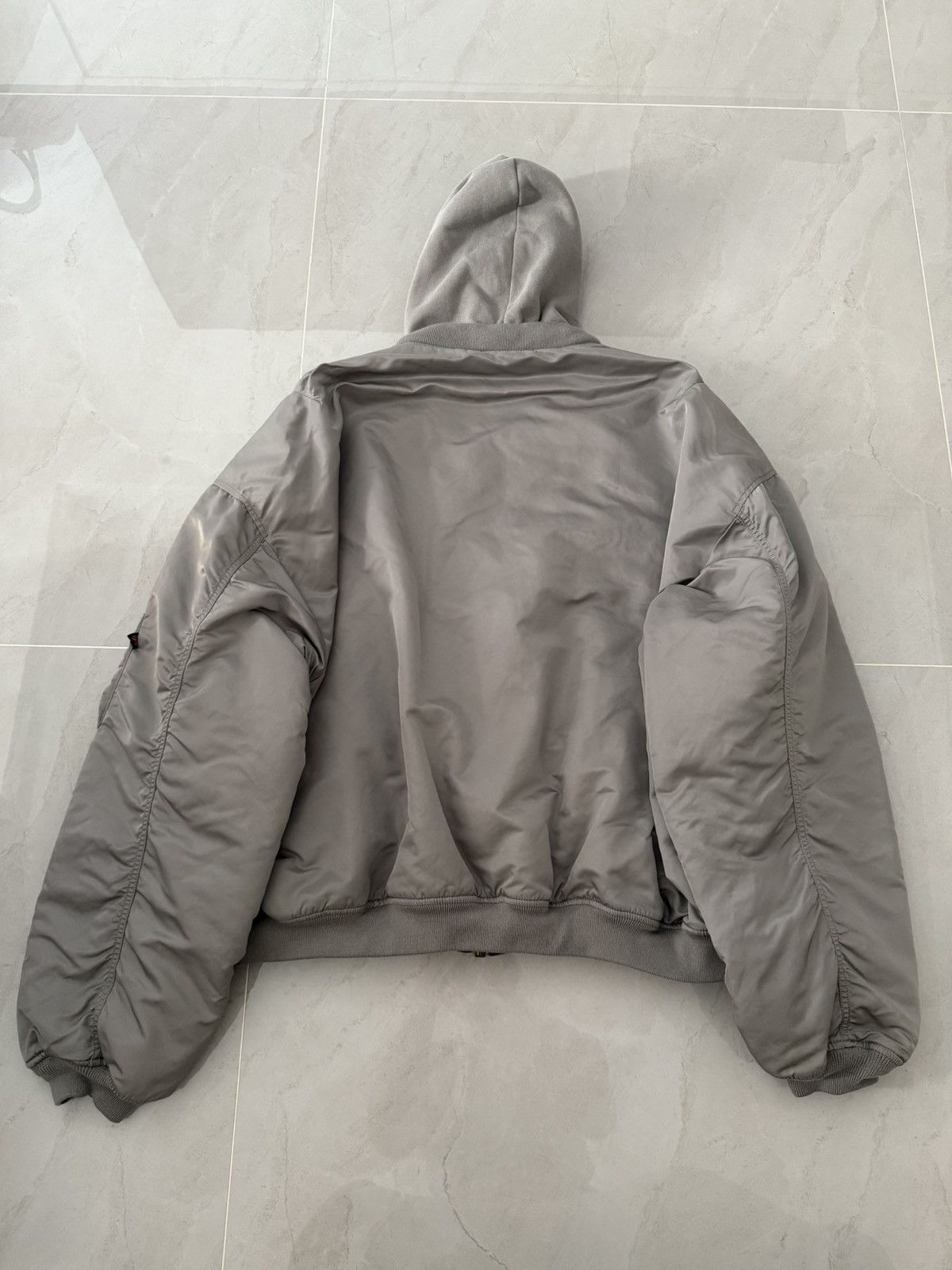 Vetements Vetements AW17 Reversibel Grey/ Green oversized Bomber Size US S / EU 44-46 / 1 - 5 Thumbnail