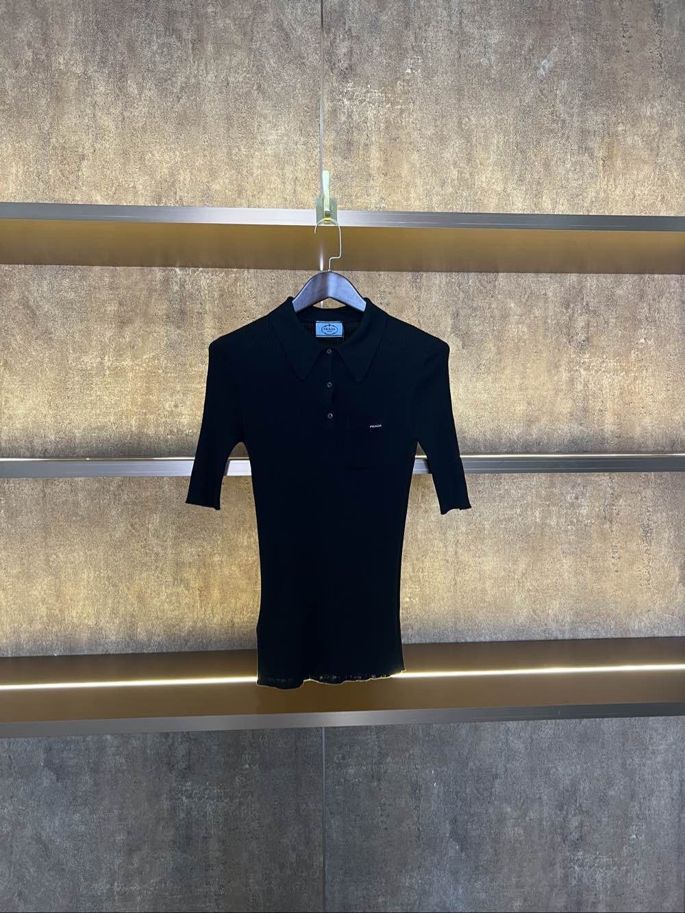 Prada Prada Logo Ribbed Knit Polo Size IT 44 Size M / US 6-8 / IT 42-44 - 1 Thumbnail