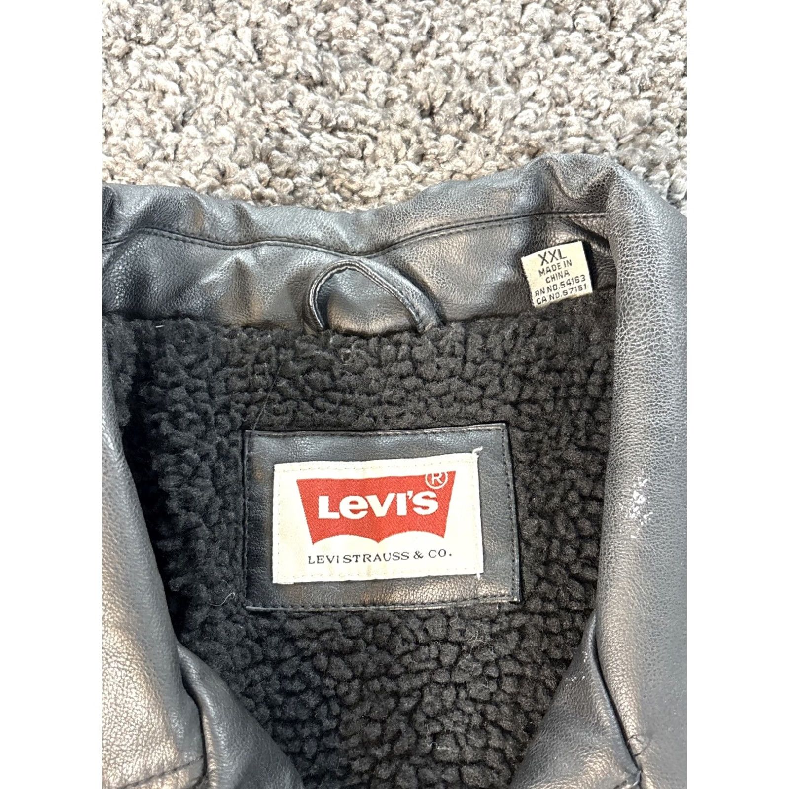 Levi's Levi's Jacket Black Mens 2XL Faux Leather Sherpa Lined Bomber Biker Moto Mid-Length Full Zip Size US XXL / EU 58 / 5 - 4 Thumbnail