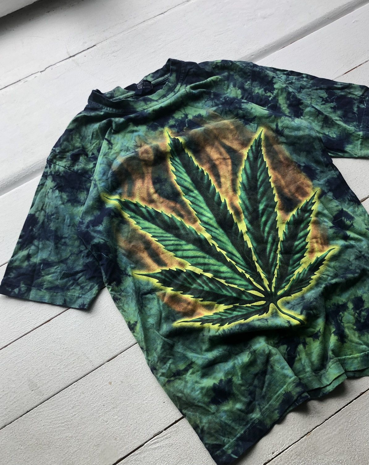 Band Tees Very rare vintage Tie Die T shirt “Marijuana” Big Logo Size US M / EU 48-50 / 2 - 1 Thumbnail