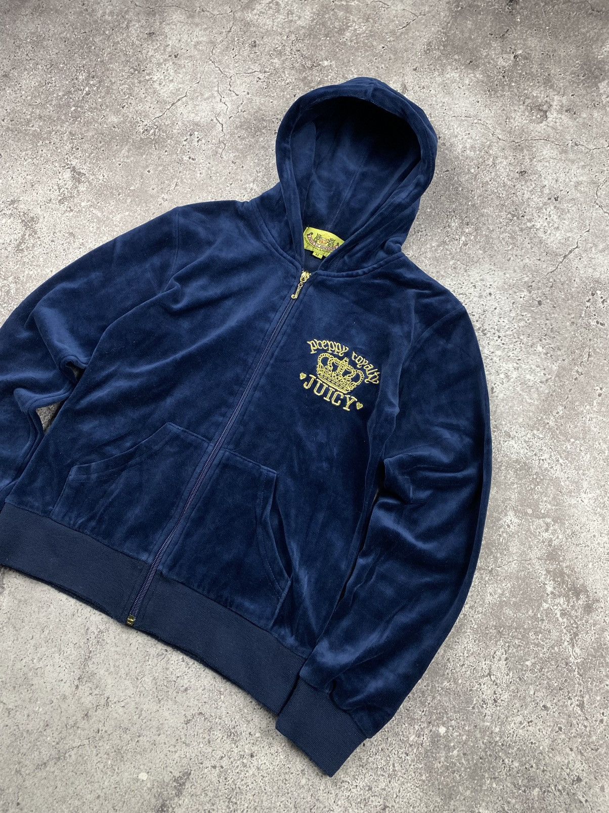 Juicy Couture Juicy Couture Y2K Velvet Vintage Zip Up Track Crown Hoodie Size M / US 6-8 / IT 42-44 - 4 Thumbnail