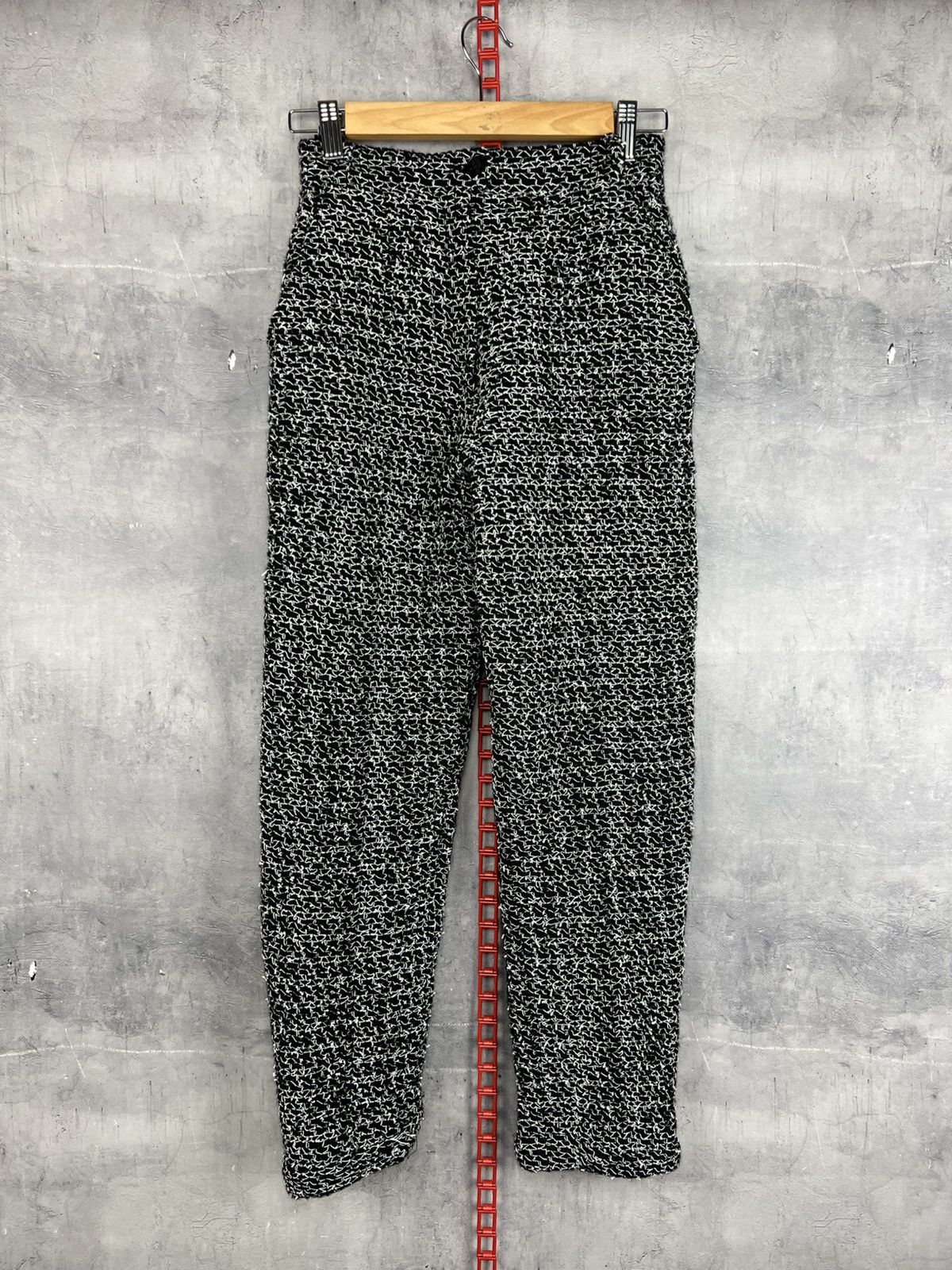 Chanel Chanel Wool Black Women’s Pants P11201V06481 Size 27" / US 4 / IT 40 - 1 Thumbnail