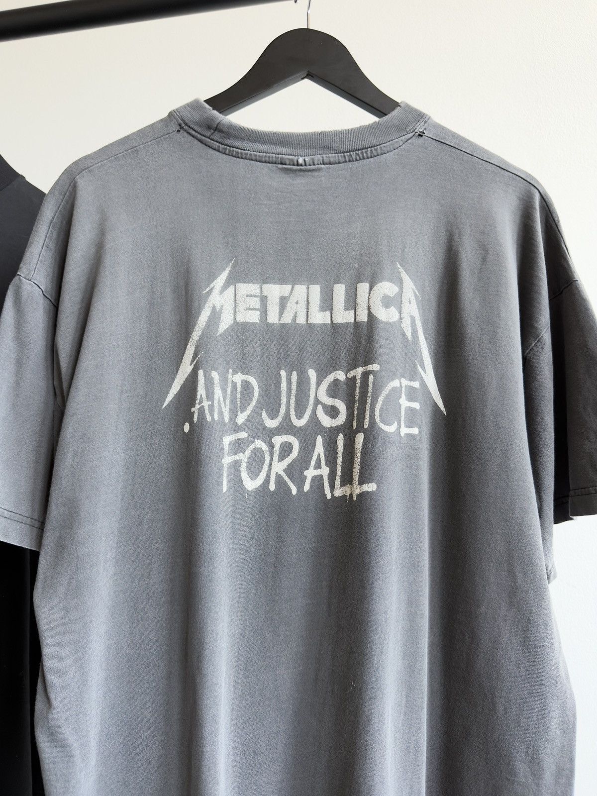 Band Tees Vintage Thrashed Metallica Grunge Erd Faded Band Tee Size US XL / EU 56 / 4 - 4 Thumbnail