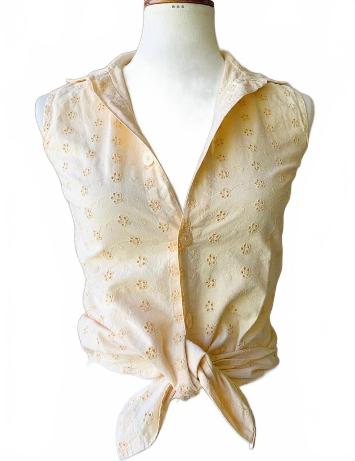 Other MICHAEL Vintage Collared Eyelet Top in Yellow (MEDIUM) Size M / US 6-8 / IT 42-44 - 1 Thumbnail