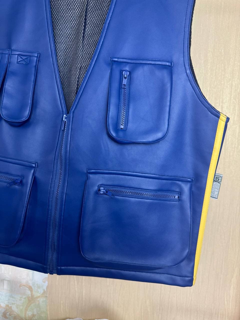 Other BRAND FIVE VESTS Size US L / EU 52-54 / 3 - 3 Thumbnail