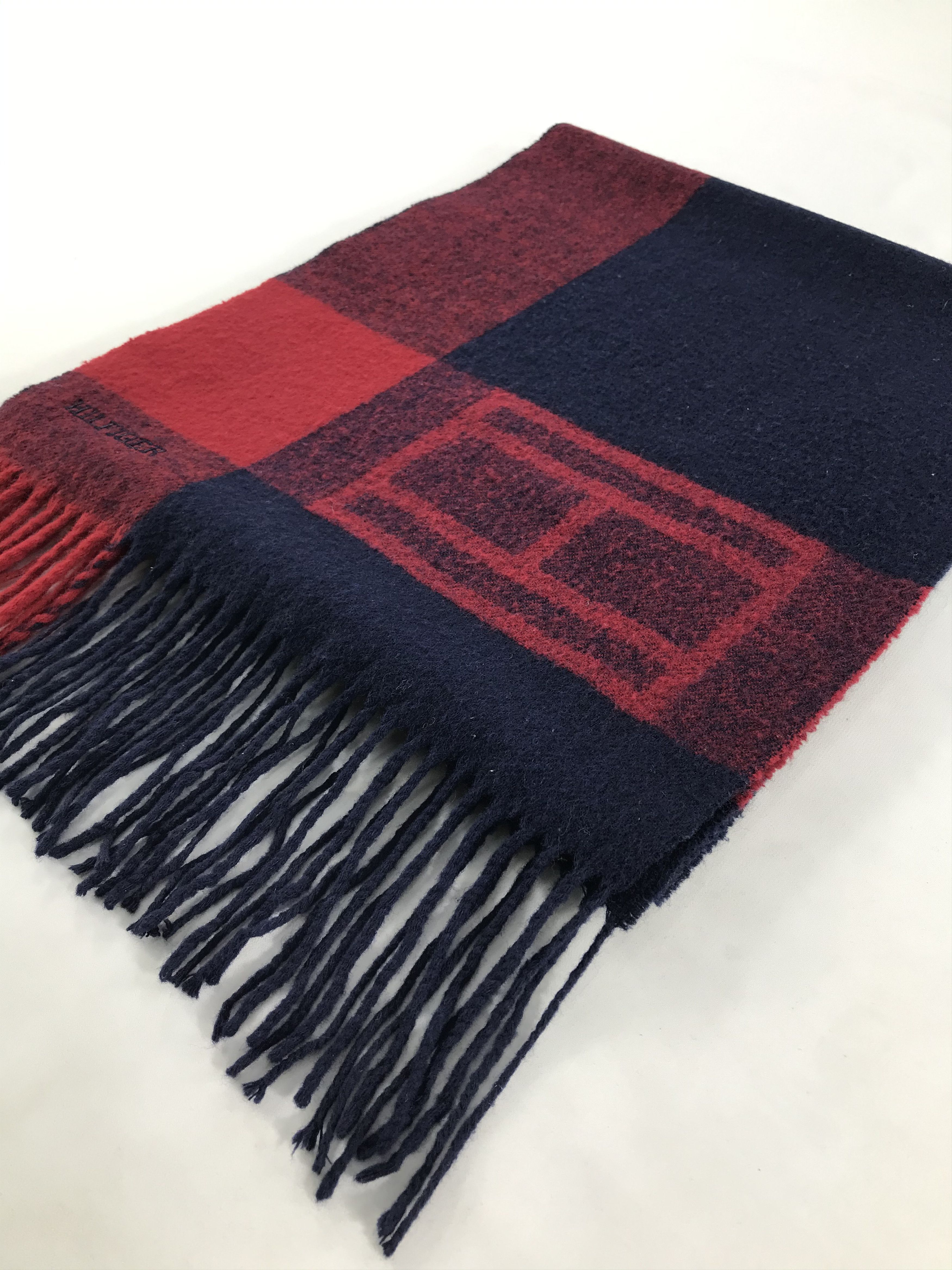 Tommy Hilfiger Vintage Tommy Hilfiger Scarf/Muffler/Neckwear MF1032 Size ONE SIZE - 3 Thumbnail