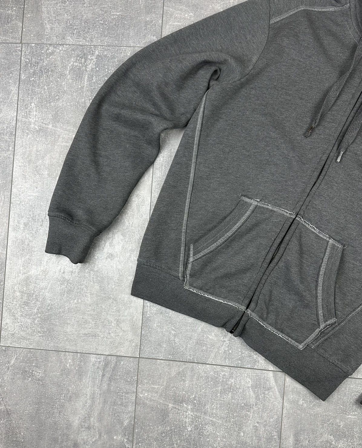 True Religion True Religion Vintage Full Zip Up Hoodie Y2K Small Logo Size US M / EU 48-50 / 2 - 5 Thumbnail