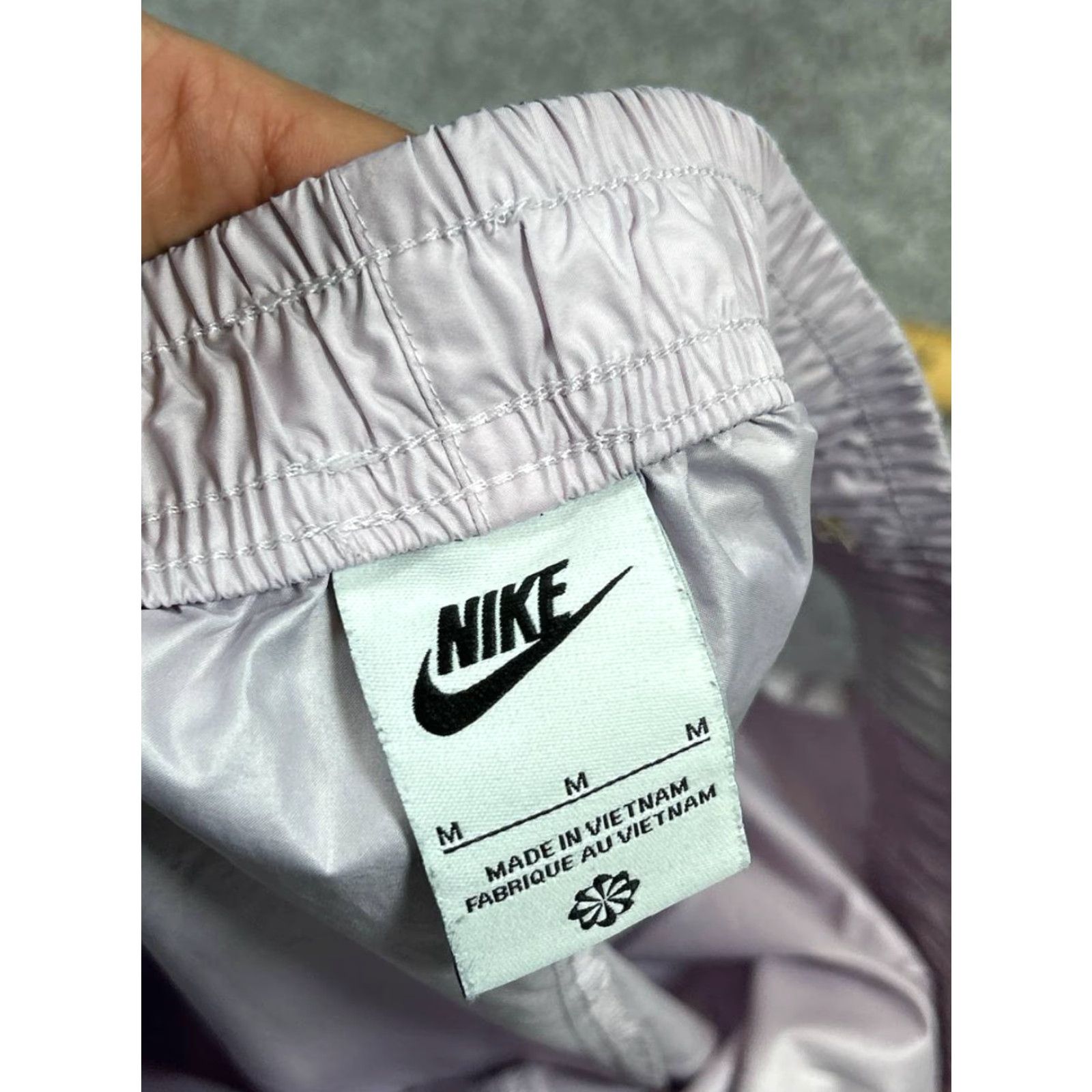 Nike Nike Sportswear Woven Flow Shorts Womens Medium Pink Swoosh Logo High Rise Size 32" / US 10 / IT 46 - 7 Thumbnail
