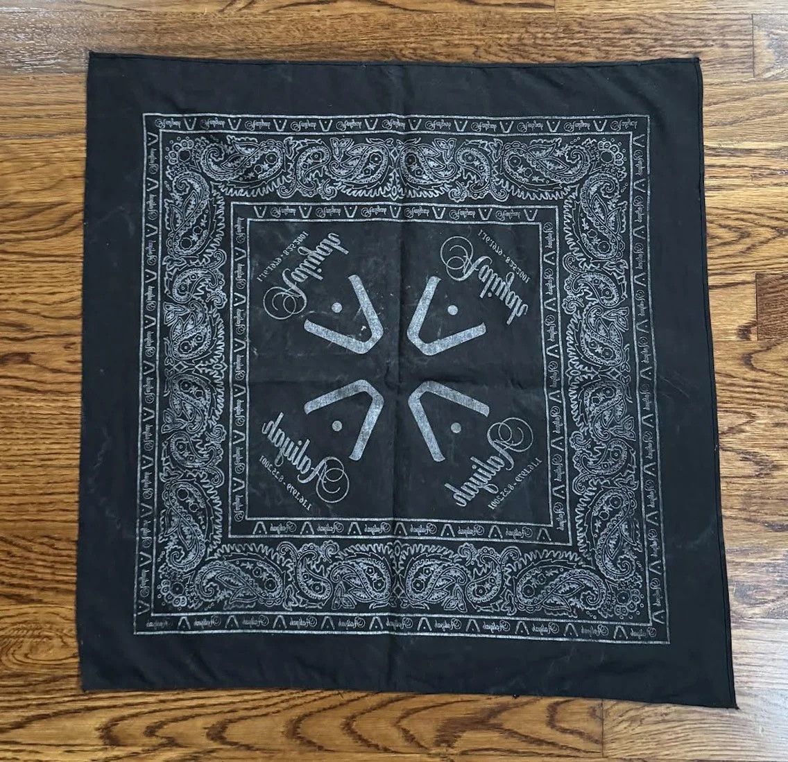 Vintage Vintage Aaliyah RIP Bandana Size ONE SIZE - 3 Thumbnail