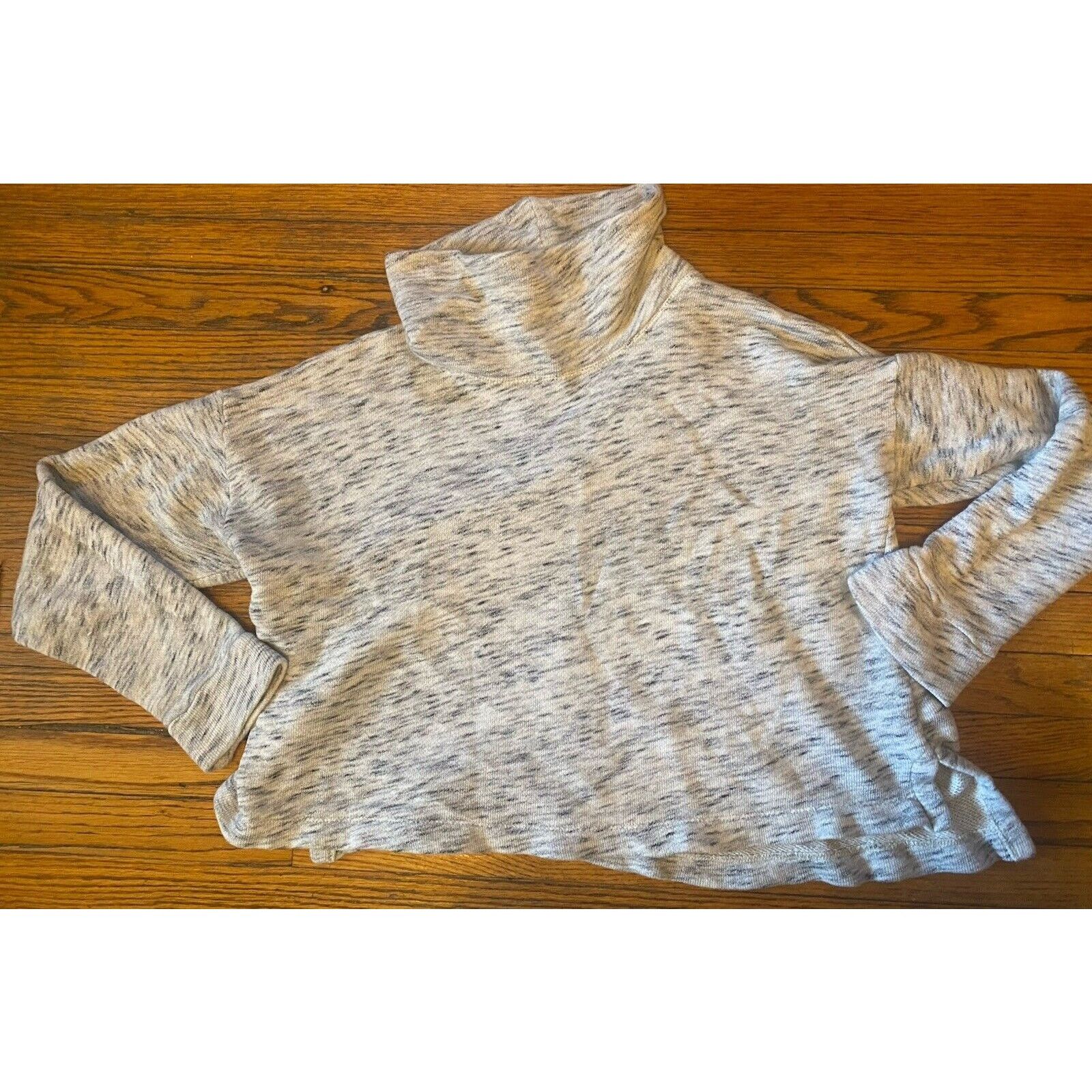 J.Crew J. Crew Trending Cropped Sweatshirt Women’s M Vintage Fleece Size M / US 6-8 / IT 42-44 - 1 Thumbnail