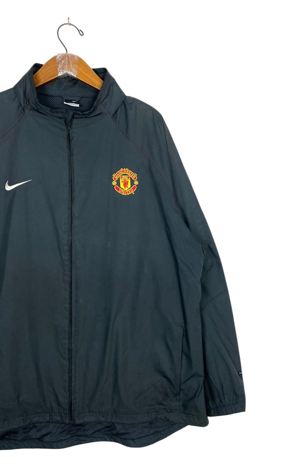 Nike Vtg Nike Total 90 Manchester United Vodafone Warm Up Jacket Size US L / EU 52-54 / 3 - 3 Thumbnail