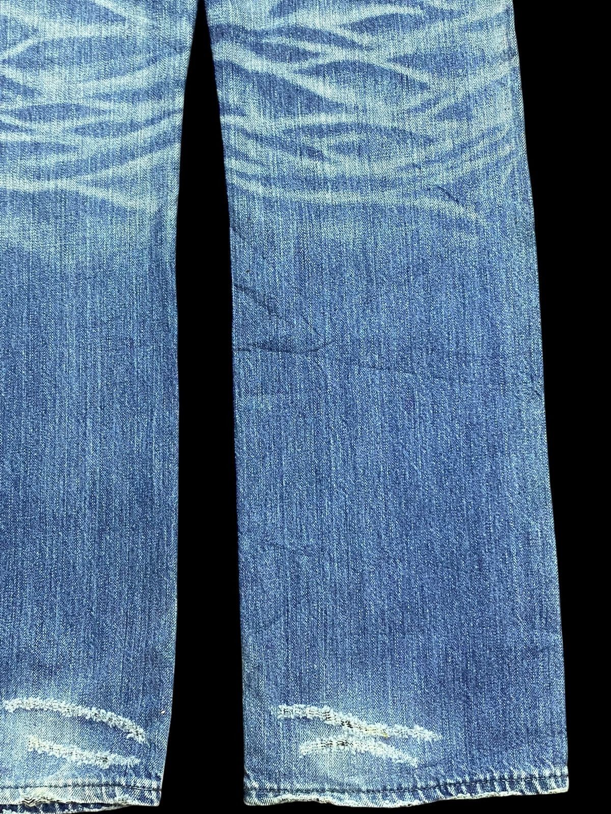 Fragment Design × Vanquish Vintage Vanquish Japan Blue Wash Avantgarde Distressed Jeans Size US 33 - 10 Thumbnail