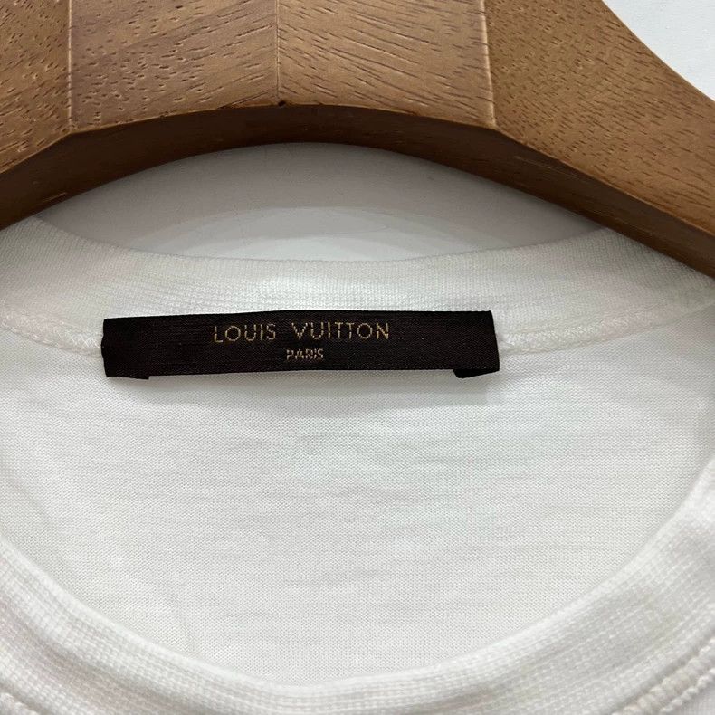 Louis Vuitton Louis Vuitton Co-branded T-shirt and short sleeves Size US XS / EU 42 / 0 - 5 Thumbnail
