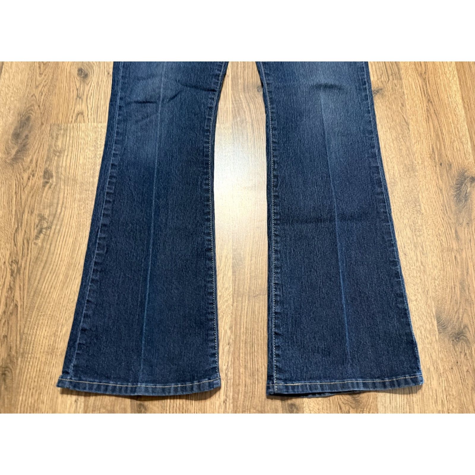Levi's Levi's Jeans Women's Size 12M Denim Blue Modern Bootcut Mid Rise 5-Pocket Regular Inseam 30.5 in Stretch Jeans Womens Size 34" / US 12 / IT 48 - 3 Thumbnail