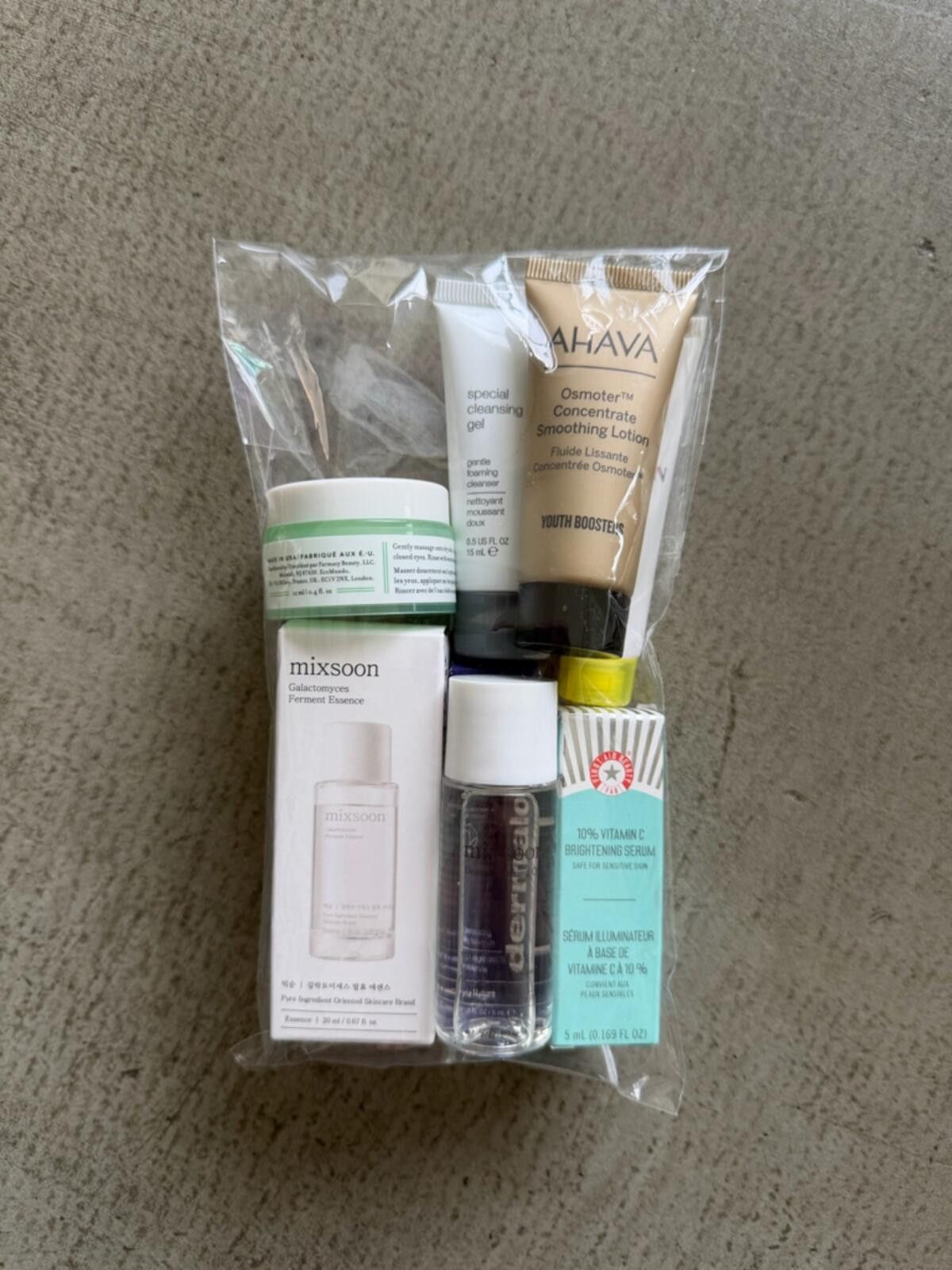 Other Skincare Bundle Travel Set / Farmacy Supergoop / 8pc Size ONE SIZE - 3 Thumbnail