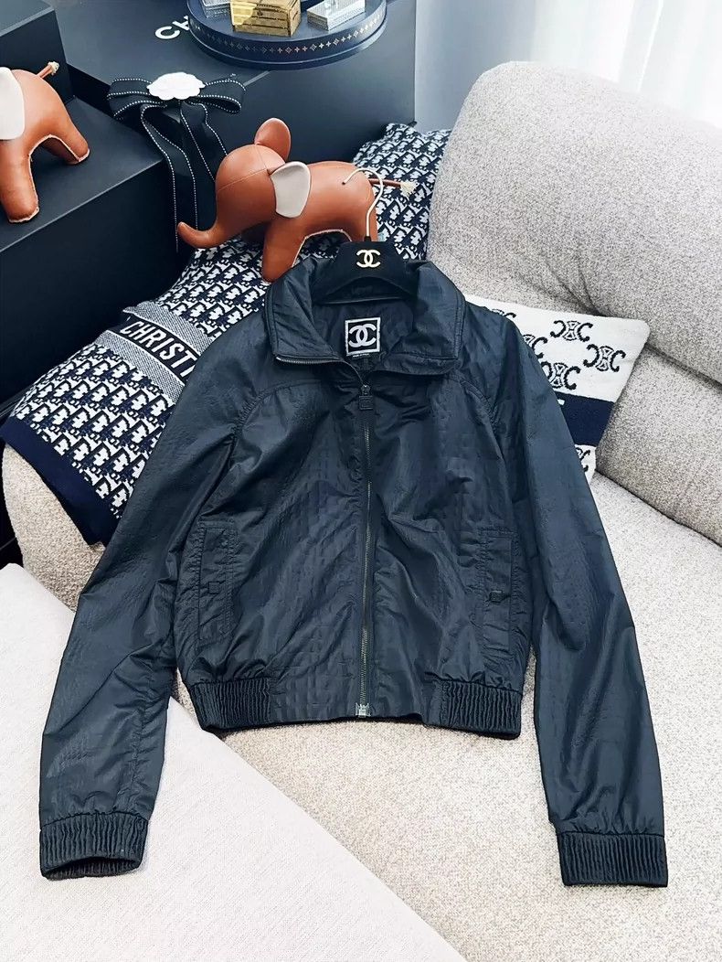 Chanel Black long-sleeved zipper jacket