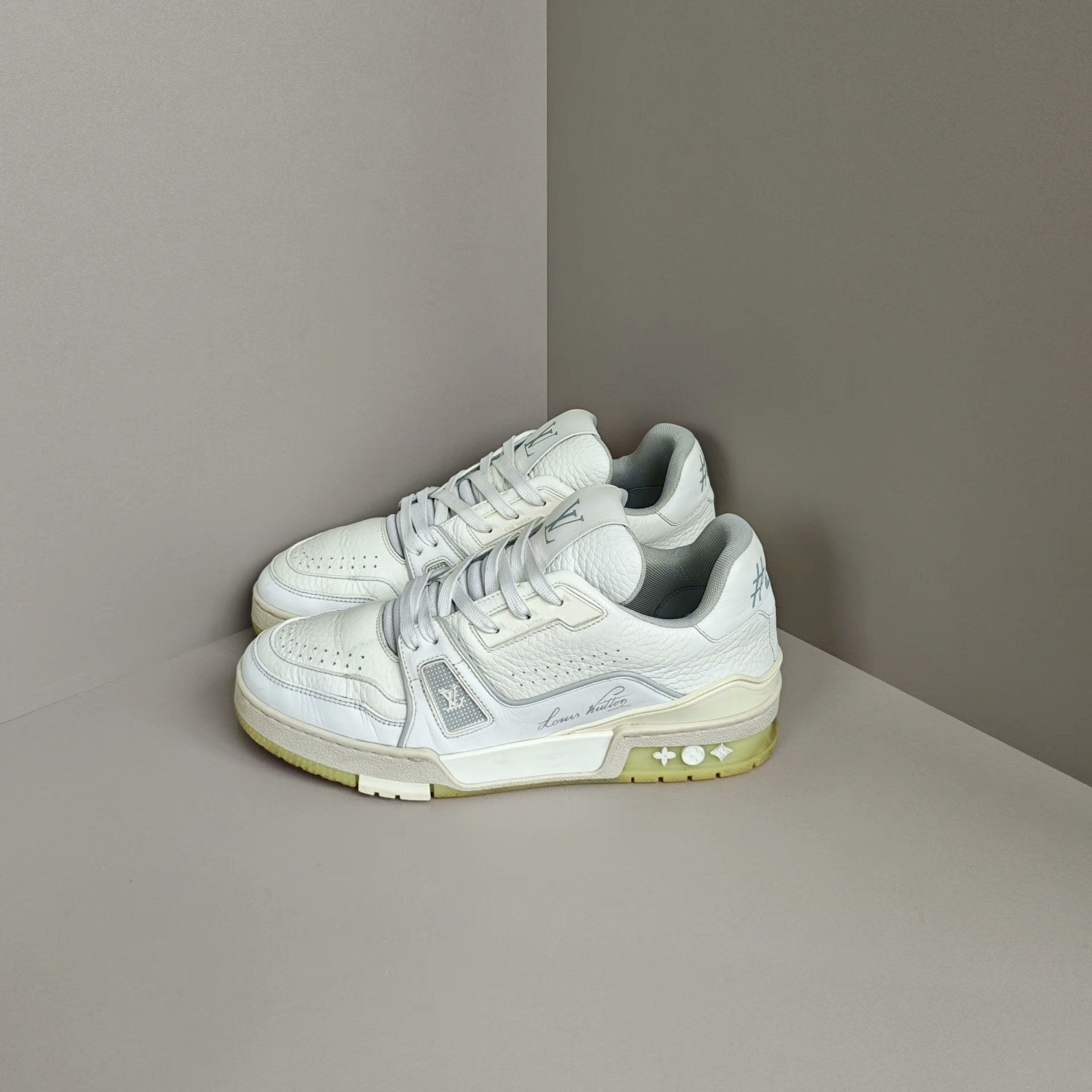 Louis Vuitton Louis Vuitton Training White Lowtop Sneakers us_8 Women Size US 8 / IT 38 - 1 Thumbnail