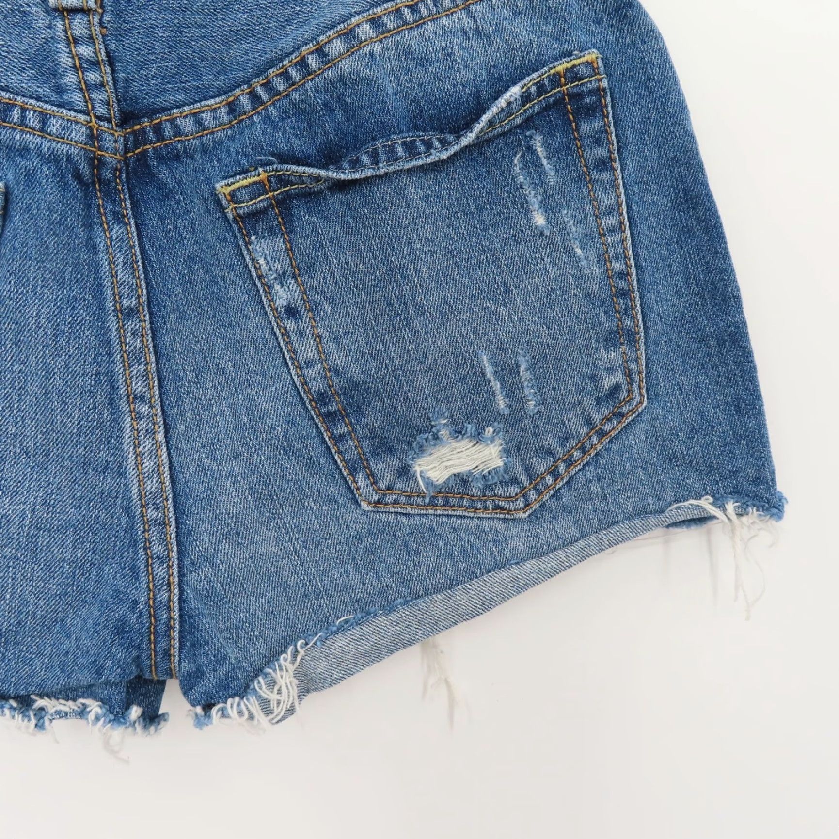 Free People Free People We The Free Women 24 Distressed Raw Hem Blue Denim Short Button Fly Shorts Regular Bohemian Casual Vintage? No Size 42" / US 20 - 6 Thumbnail