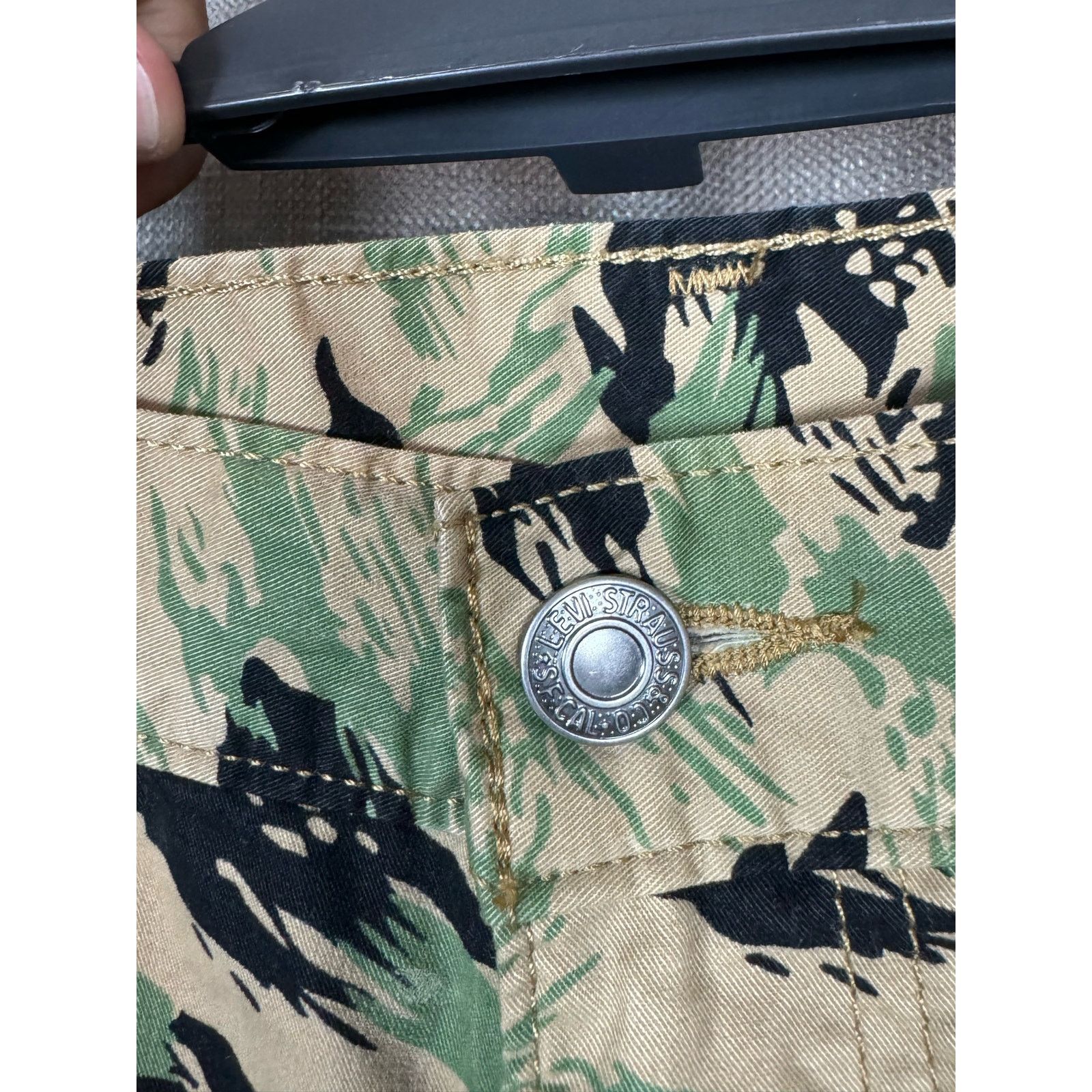 Levi's Levi Camo True Straight Flat Button Fly Green Military Pants Size US 34 / EU 50 - 4 Thumbnail