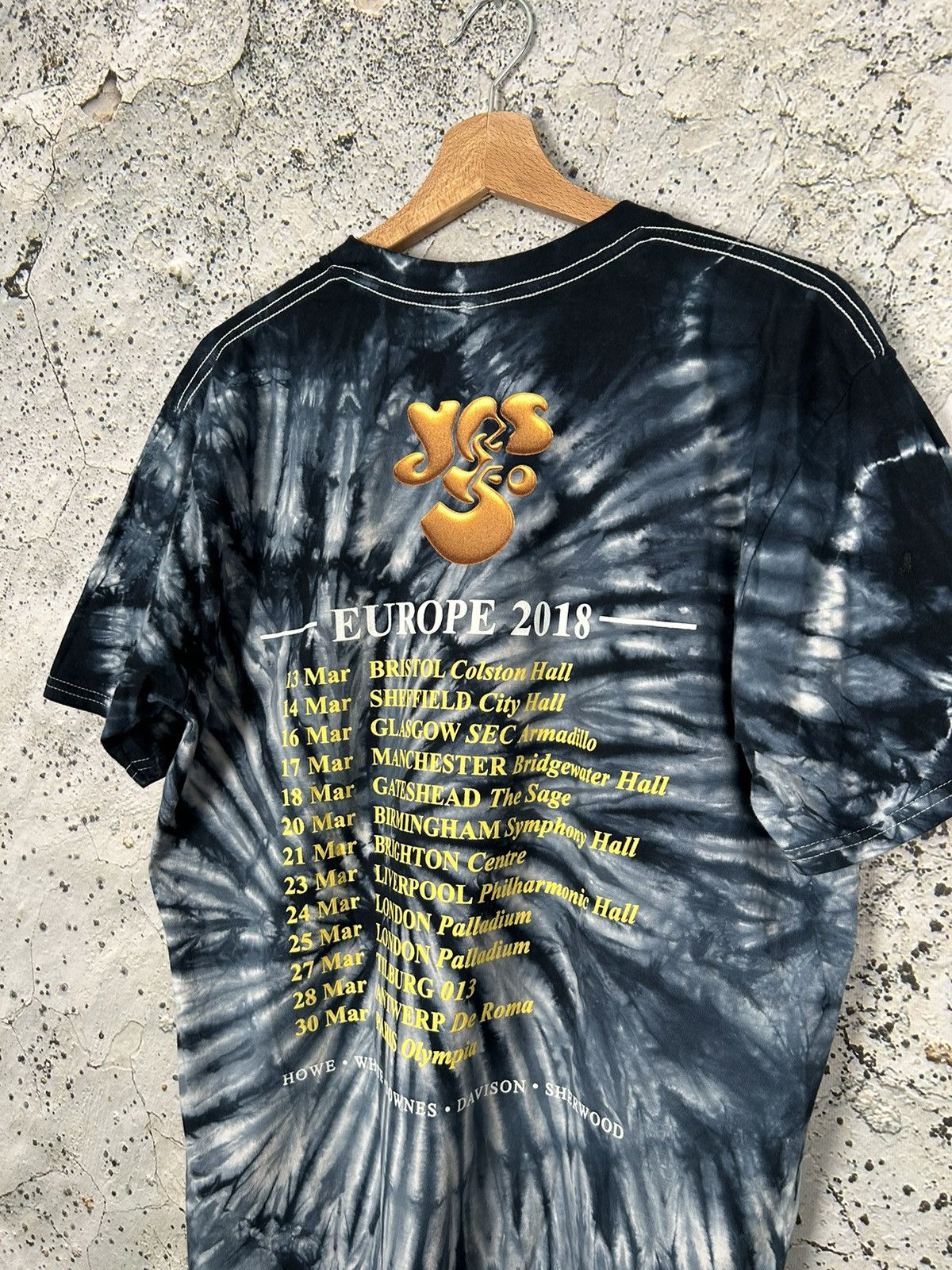 Band Tees Vintage Yes Europe Tour 2018 Music Art Graphic Tee Pop Size US L / EU 52-54 / 3 - 5 Thumbnail