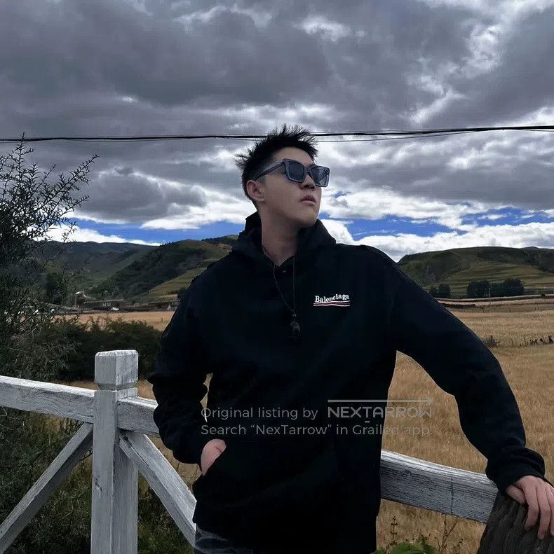 Balenciaga Balenciaga Waves Cola Printed Logo Long Sleeve Hoodie Size US S / EU 44-46 / 1 - 7 Thumbnail