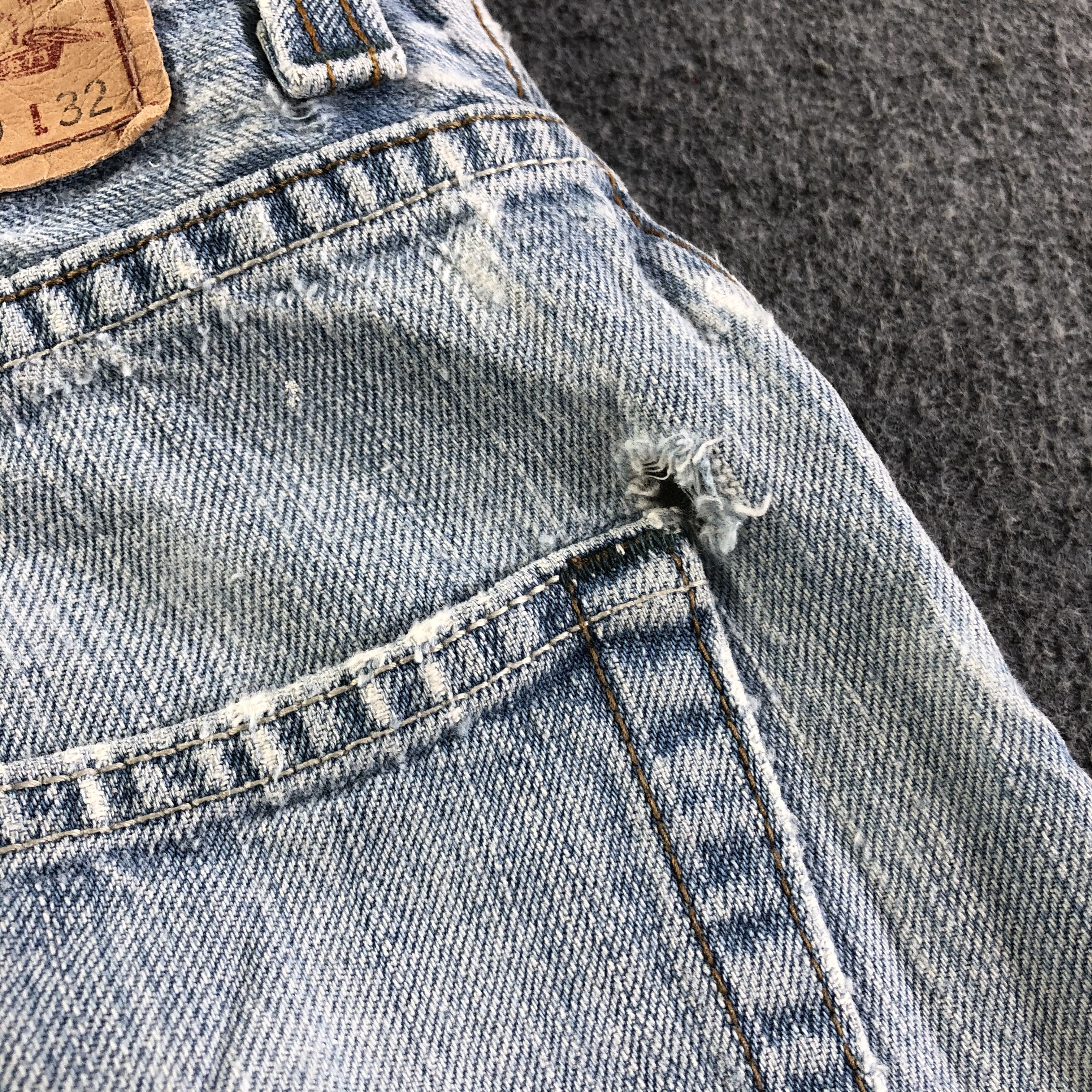 Levi's Vintage Light Wash Levis 569 Jeans-J3276 Size US 31 - 11 Thumbnail