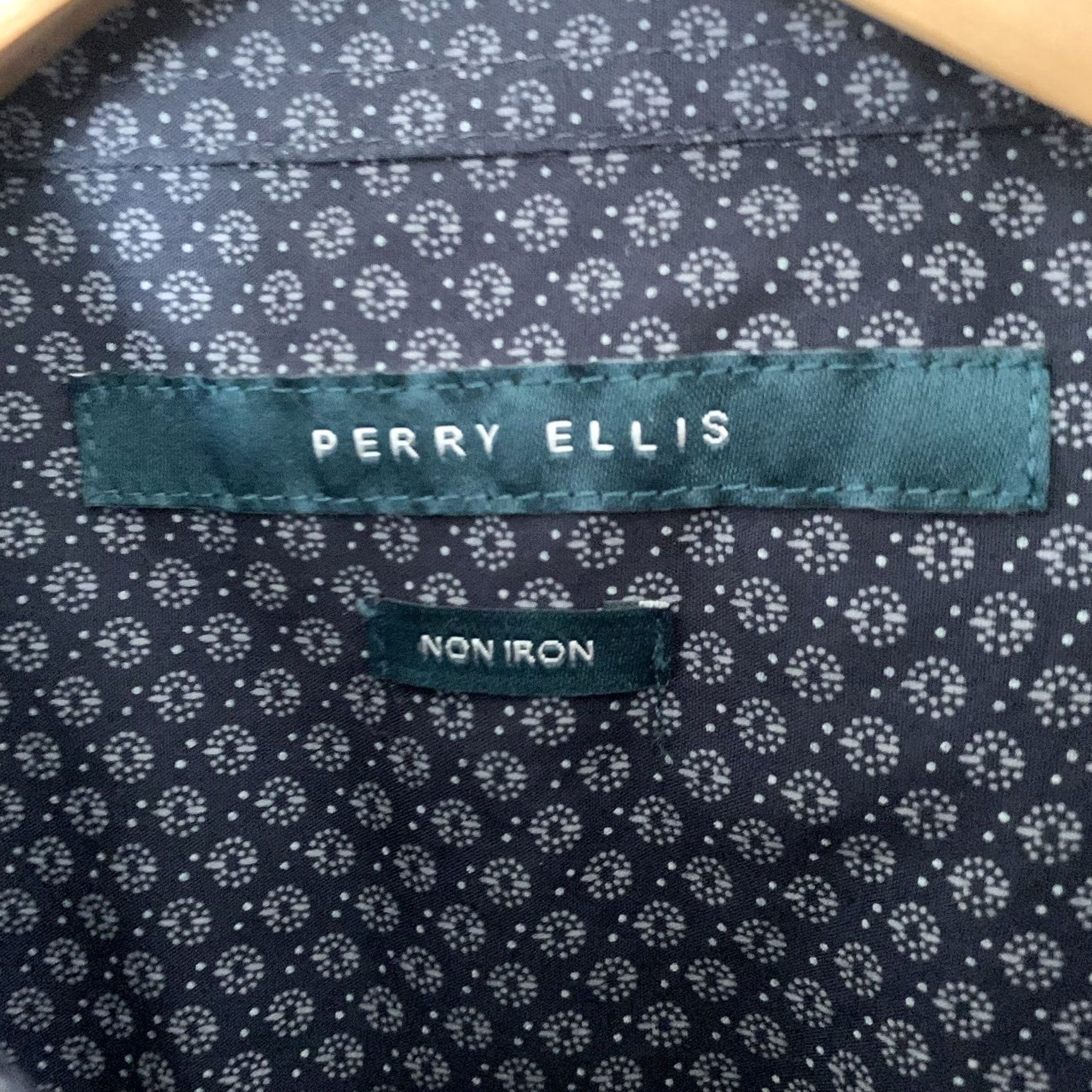 Perry Ellis Perry Ellis Shirt Mens XL Long Sleeve Blue Non Iron Button-Front Spread Collar Geometric Pattern Casual All Seasons Size US XL / EU 56 / 4 - 2 Thumbnail
