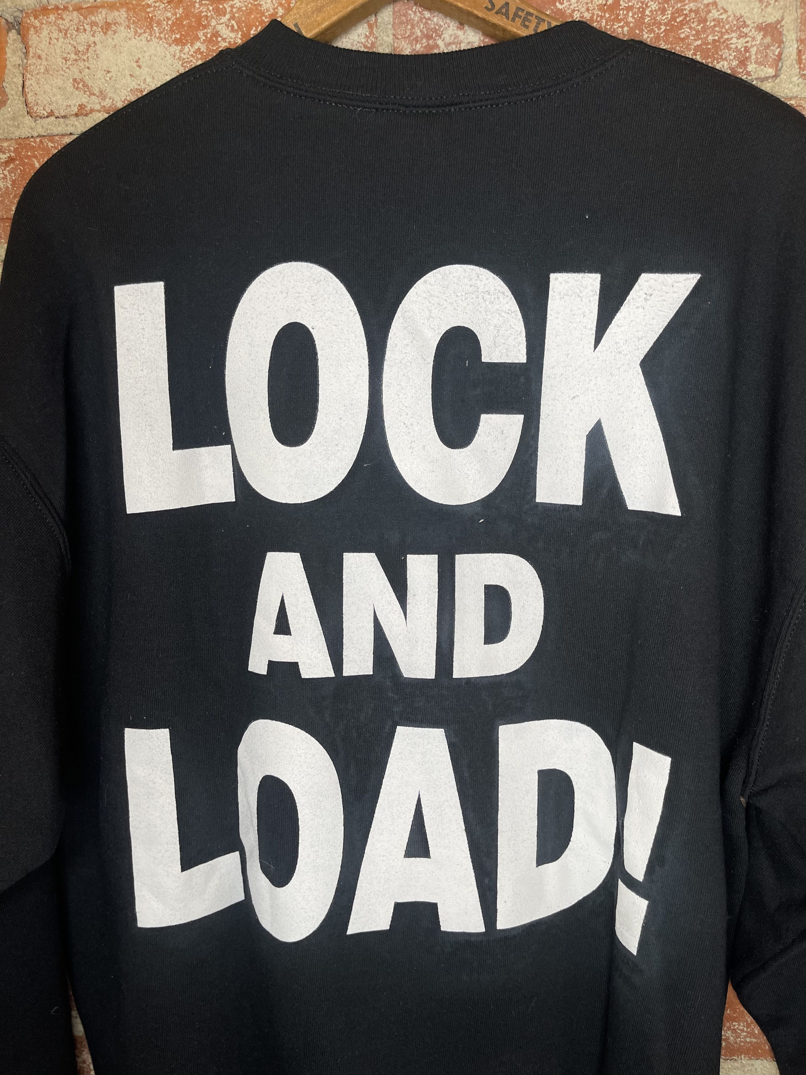 Vintage Vintage Lock & Load 90's Pistol Gun Hunting Sweatshirt Size US L / EU 52-54 / 3 - 7 Thumbnail