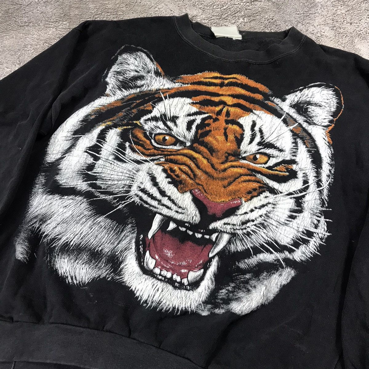 Vintage Vintage 90s Tiger Graphic Sweatshirt Streetwear Grunge XL Size US XL / EU 56 / 4 - 2 Thumbnail