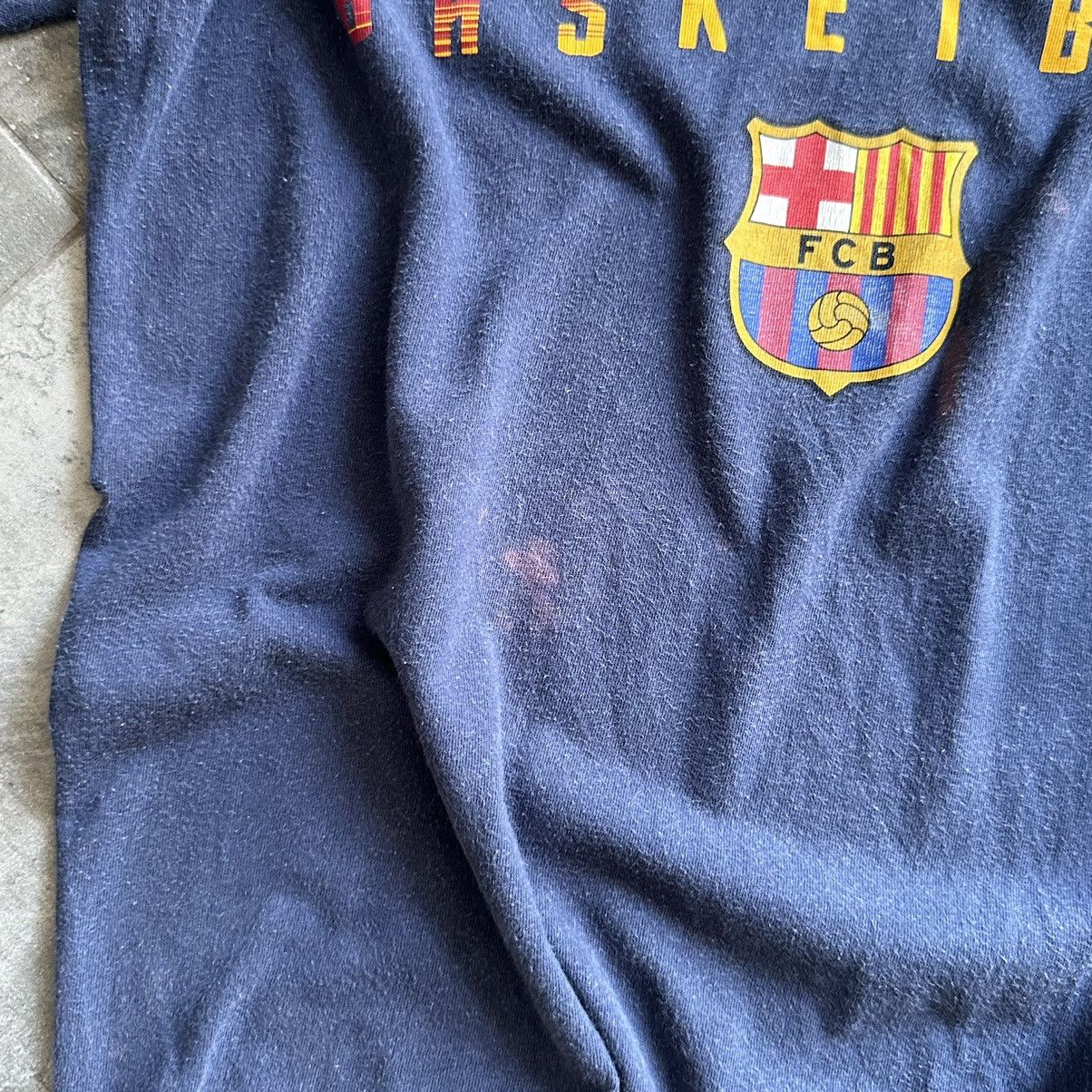 Nike × Vintage Vintage Nike Barca Basketball T-shirts Big Logo Distressed Size US S / EU 44-46 / 1 - 9 Thumbnail