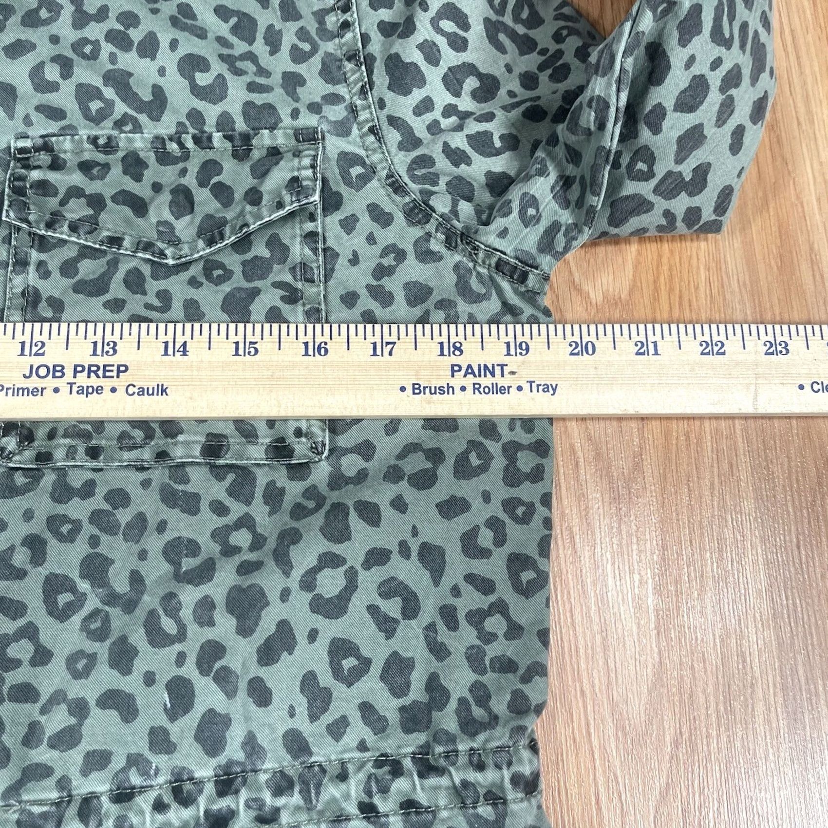 Forever 21 Forever 21 Jacket Camouflage Womens Size M Front Zip Button Coat Shirt Long Sleeve Jacket Womens Mens? Size M / US 6-8 / IT 42-44 - 6 Thumbnail