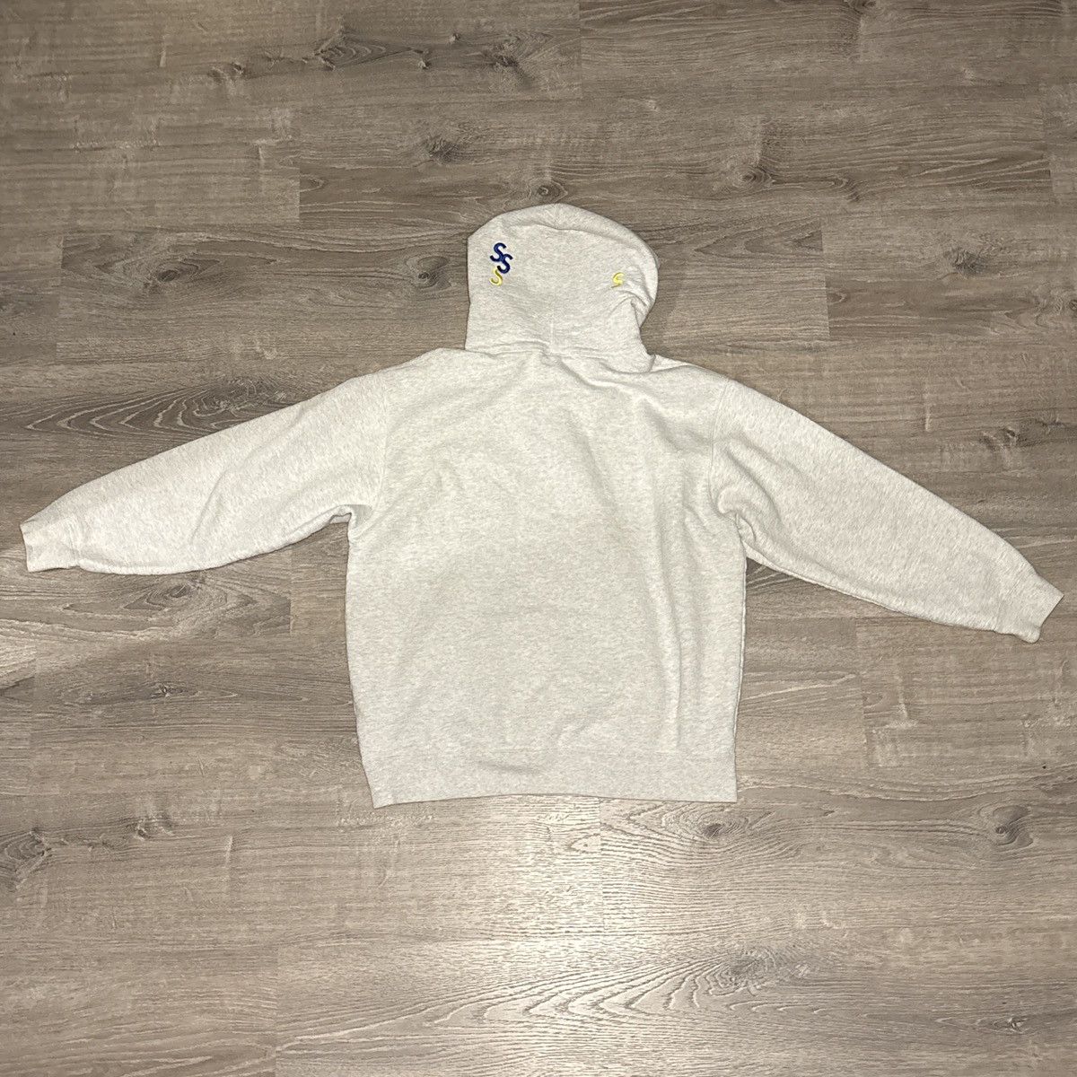 Supreme Supreme Embroidered S Hooded Sweatshirt 'Ash Grey' Size US L / EU 52-54 / 3 - 2 Thumbnail