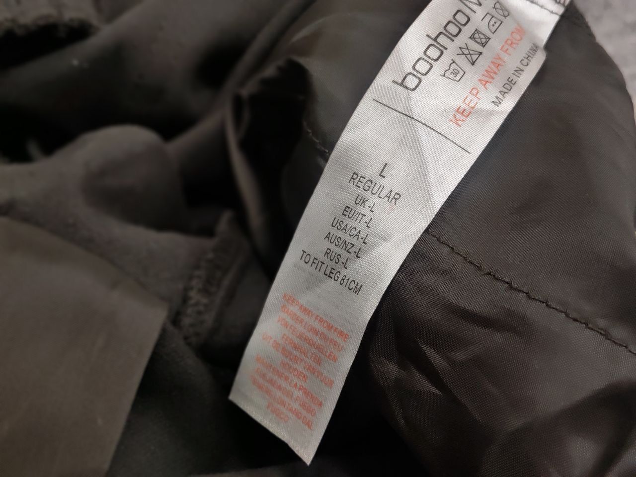 Japanese Brand Vintage Japanese multi pocket cargo baggy pants y2k style Size US 32 / EU 48 - 17 Thumbnail