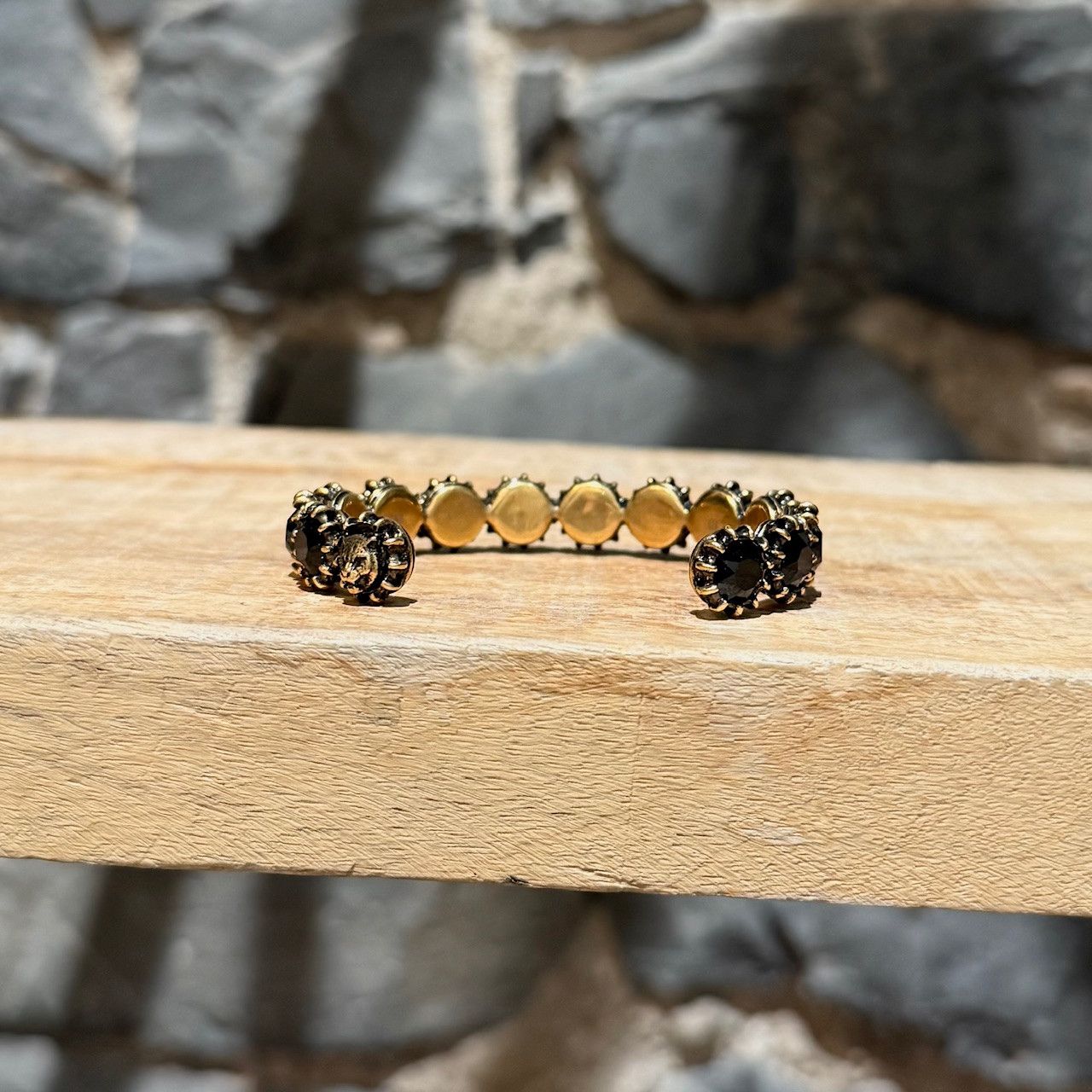Gucci Gucci Crystal Black Stones Cuff Feline Bracelet - Size 16 Size ONE SIZE - 5 Thumbnail