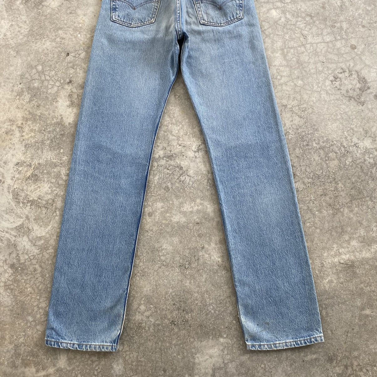 Levi's Size 28x33 Vintage 90’s Levis 501 Light Blue Jeans Size US 28 / EU 44 - 14 Thumbnail