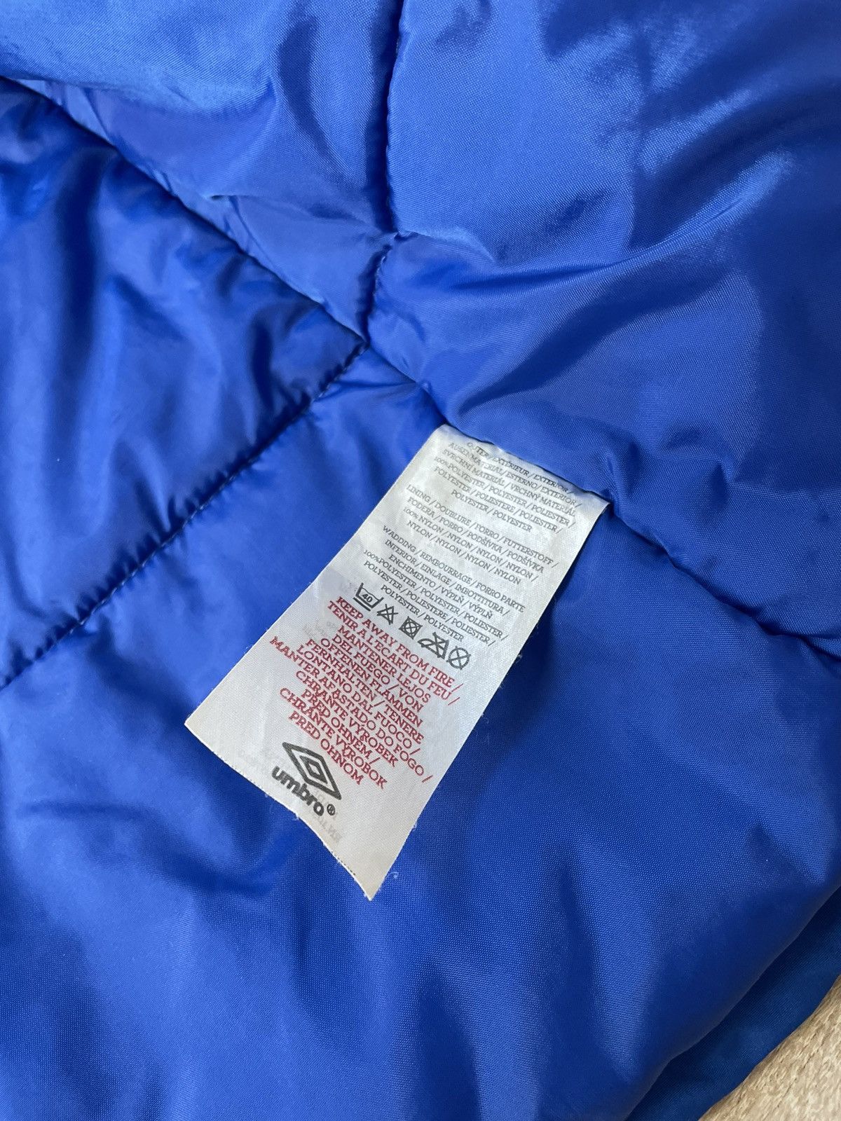 Umbro Glasgow Rangers Home football Umbro Puffer jacket L Men Size US L / EU 52-54 / 3 - 12 Thumbnail