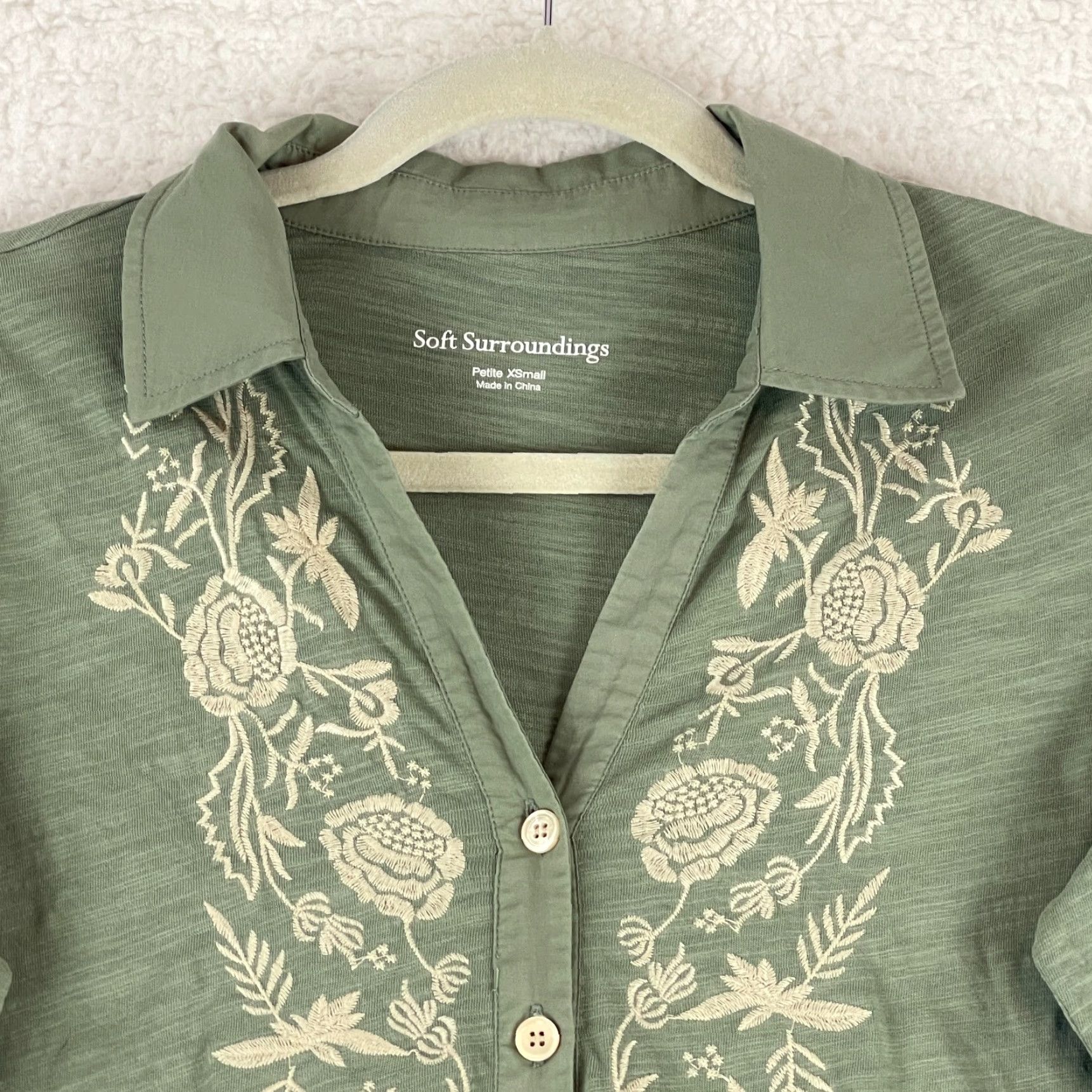 Soft Surroundings Soft Surroundings Green Floral Embroidered Tunic Shirt Womens Button-Up PXS Size XS / US 0-2 / IT 36-38 - 3 Thumbnail