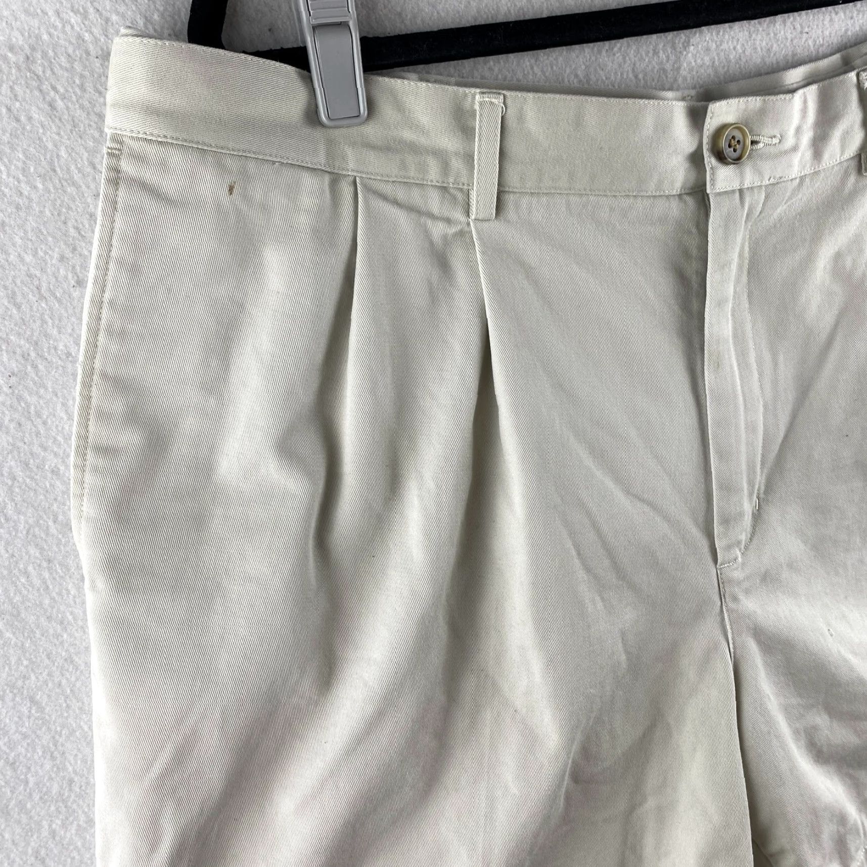 Lands' End Lands' End Shorts Mens 40 Beige Traditional Fit Chino Slash Pocket Pleated Front Size US 40 / EU 56 - 3 Thumbnail
