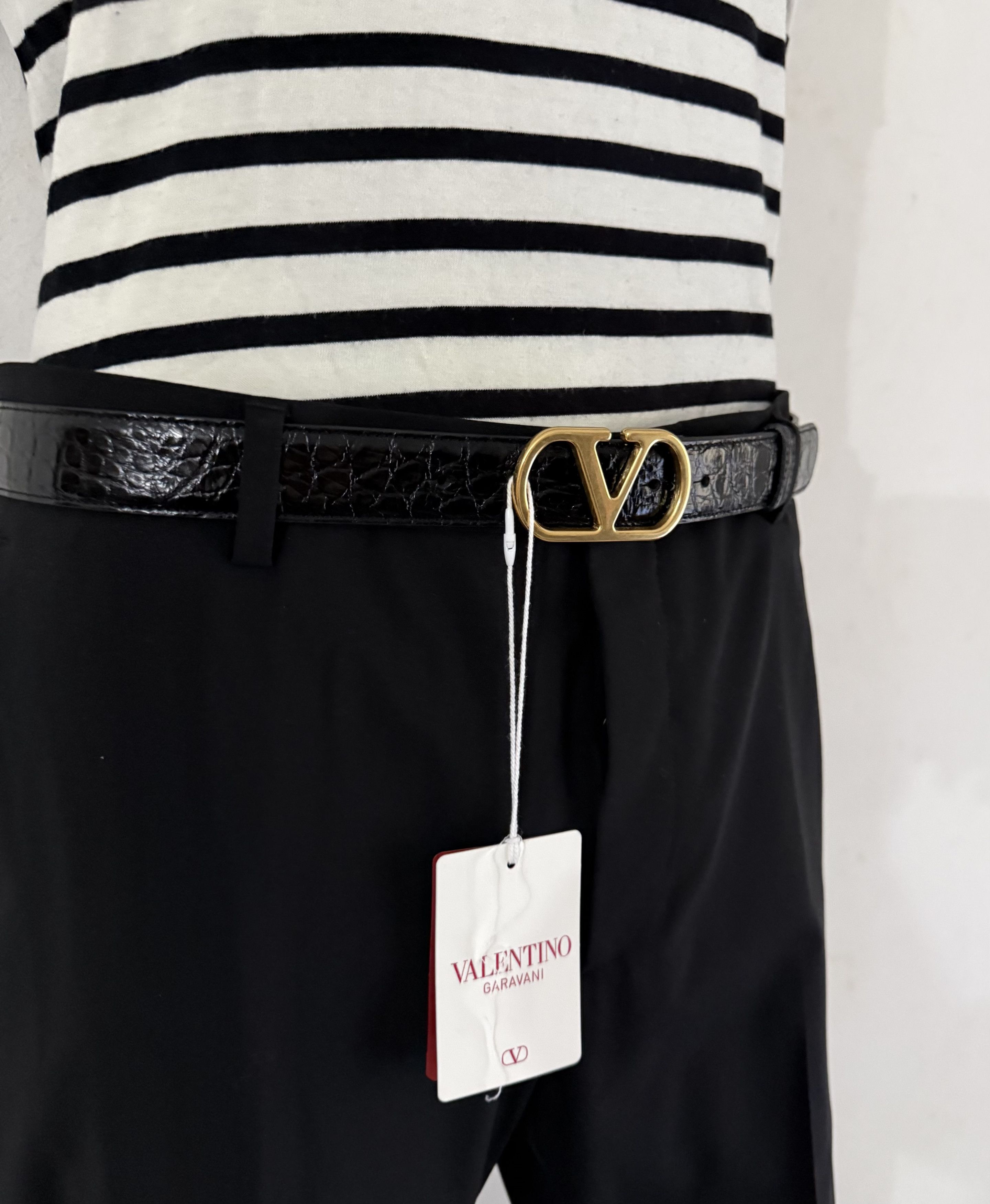 Valentino Crocodile Leather Valentino V-Logo Size 32 - 3 Thumbnail