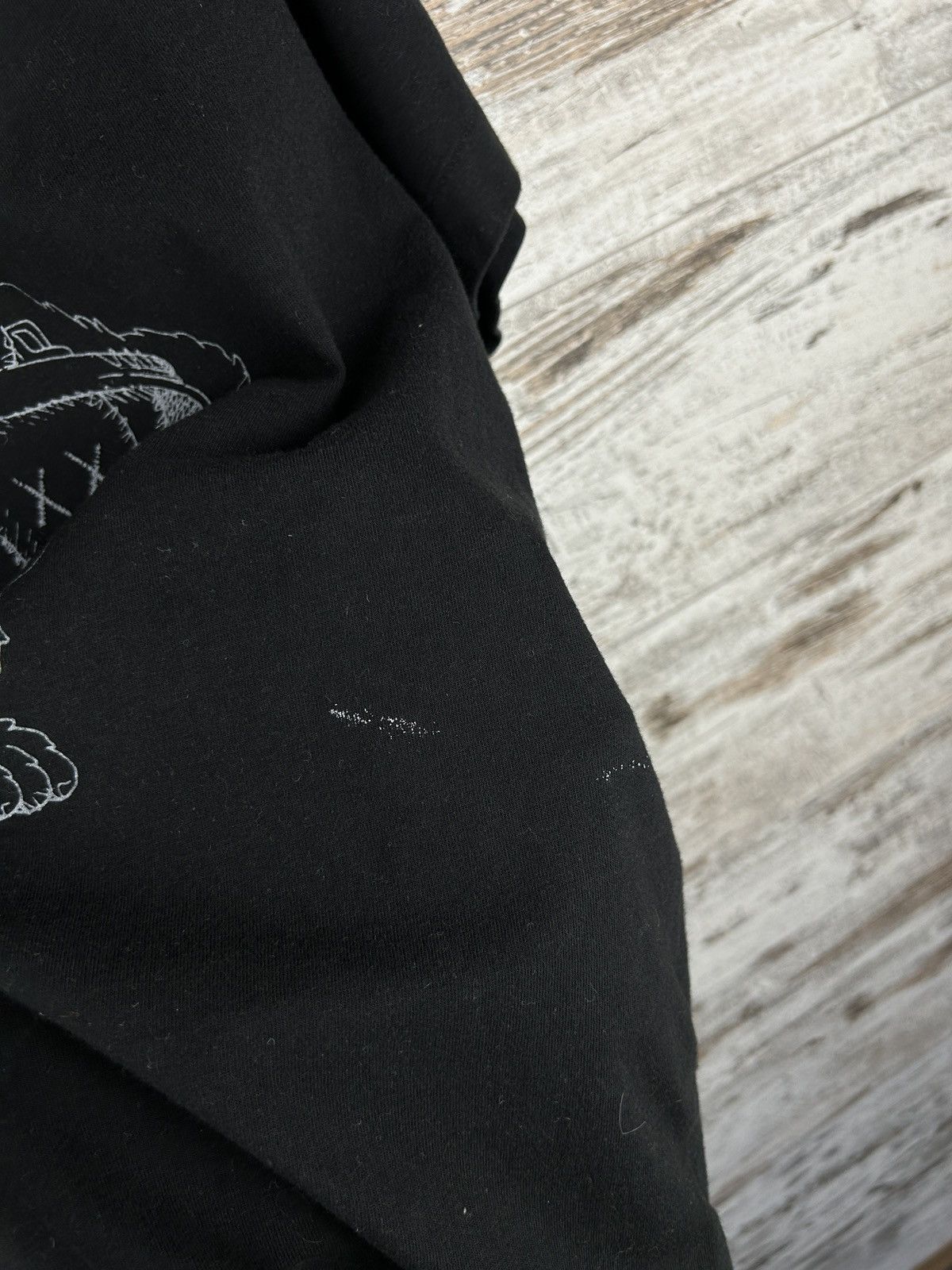 Japanese Brand × Kaws × Uniqlo Mens Vintage Uniqlo Kaws T-shirt tee art Japanese y2k rare Size US M / EU 48-50 / 2 - 7 Thumbnail